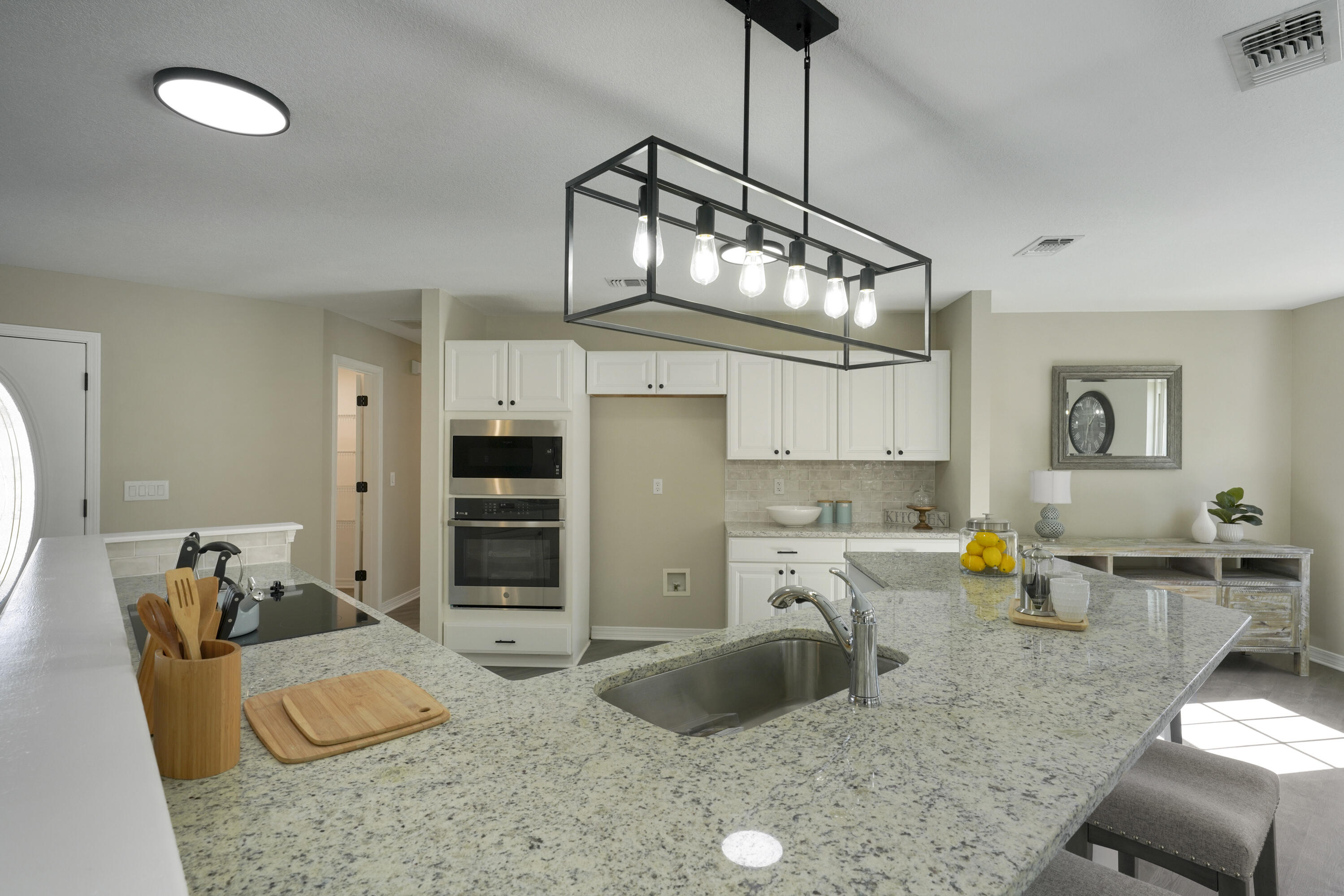 COUNTRY CLUB ESTATES 1 OF CRESTVIEW - Residential