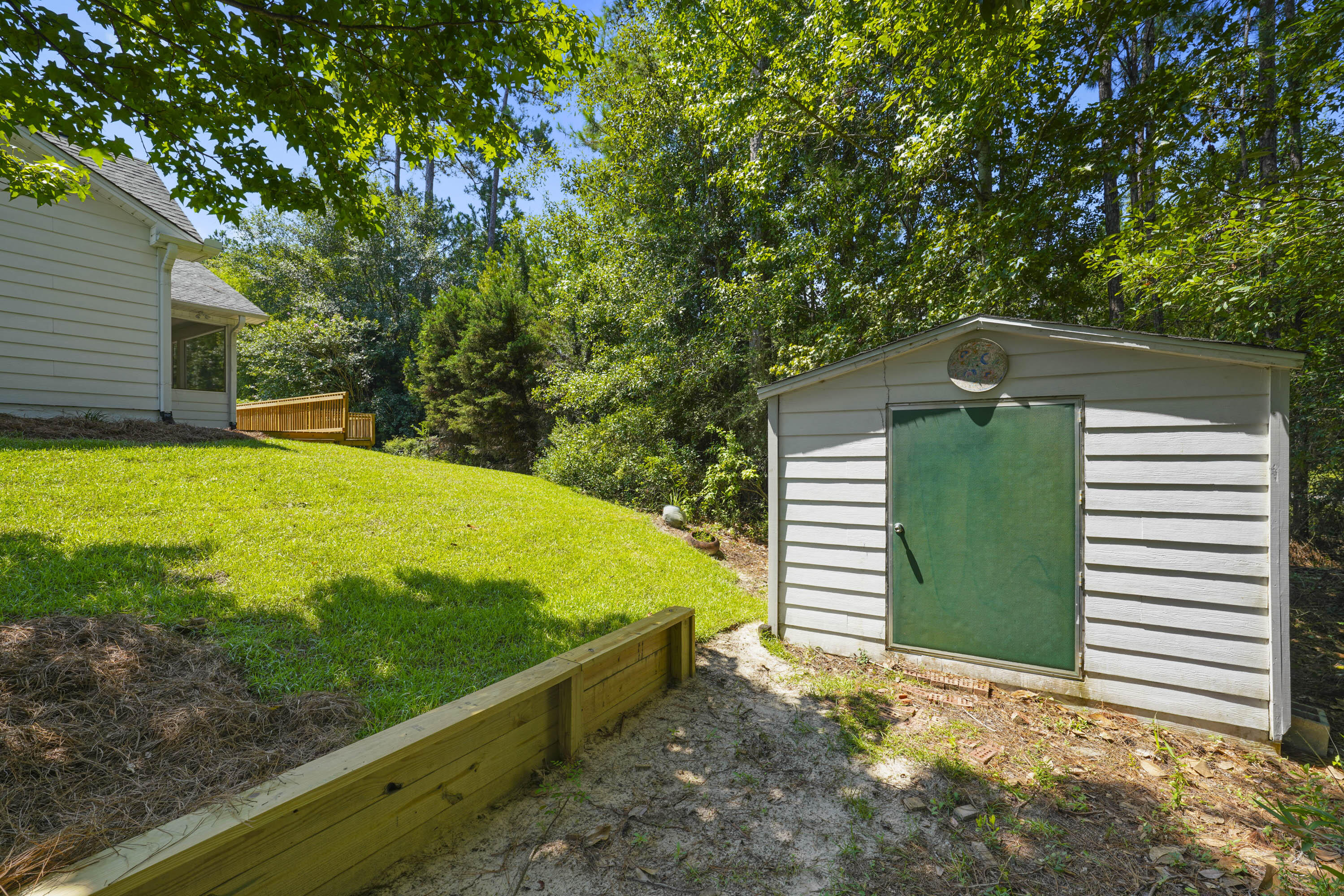 COUNTRY CLUB ESTATES 1 OF CRESTVIEW - Residential