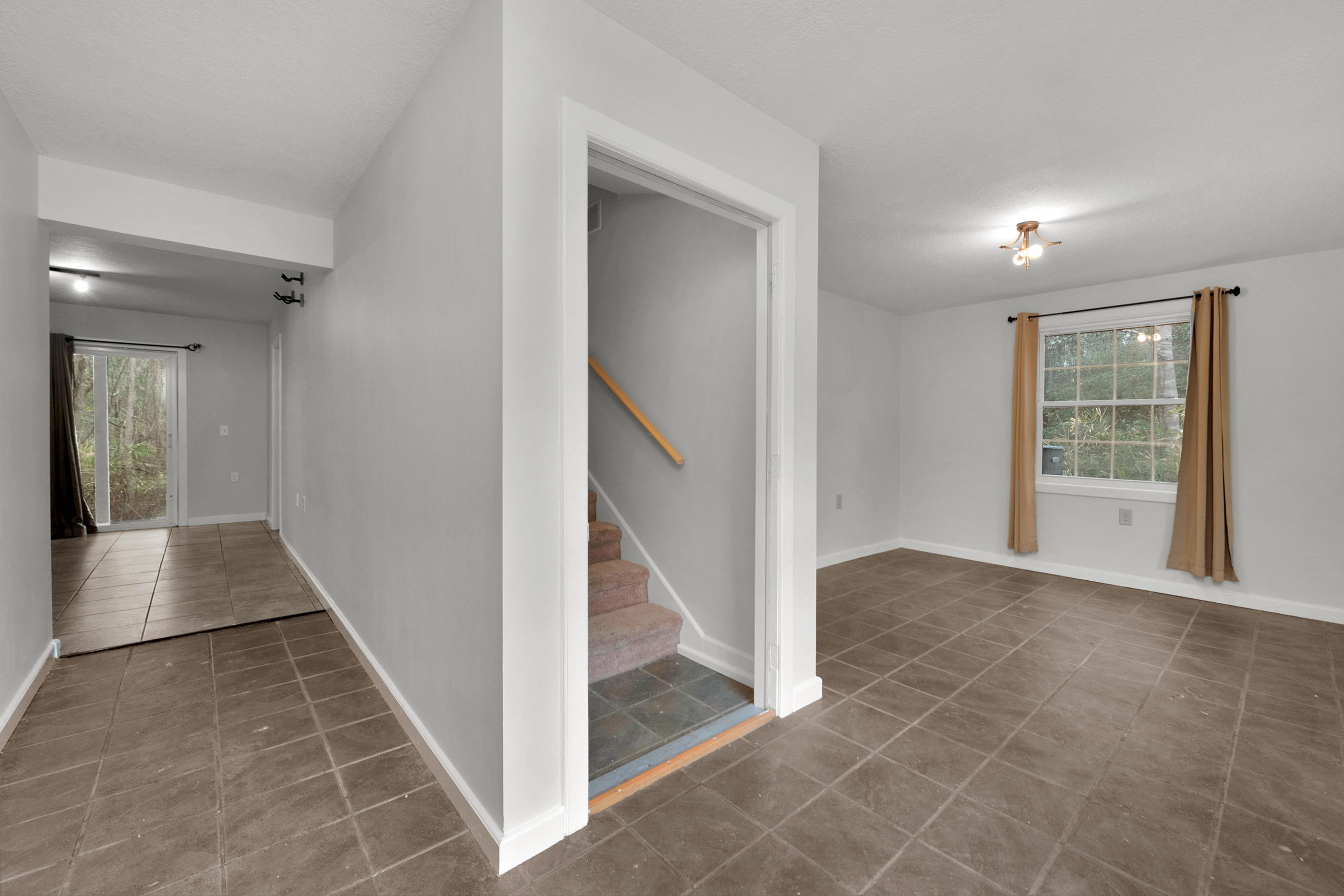 COUNTRY CLUB ESTATES 1 OF CRESTVIEW - Residential