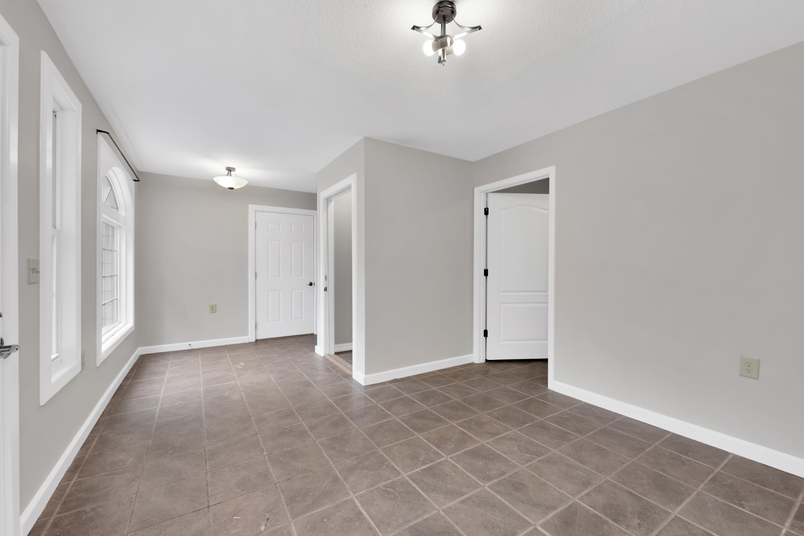 COUNTRY CLUB ESTATES 1 OF CRESTVIEW - Residential