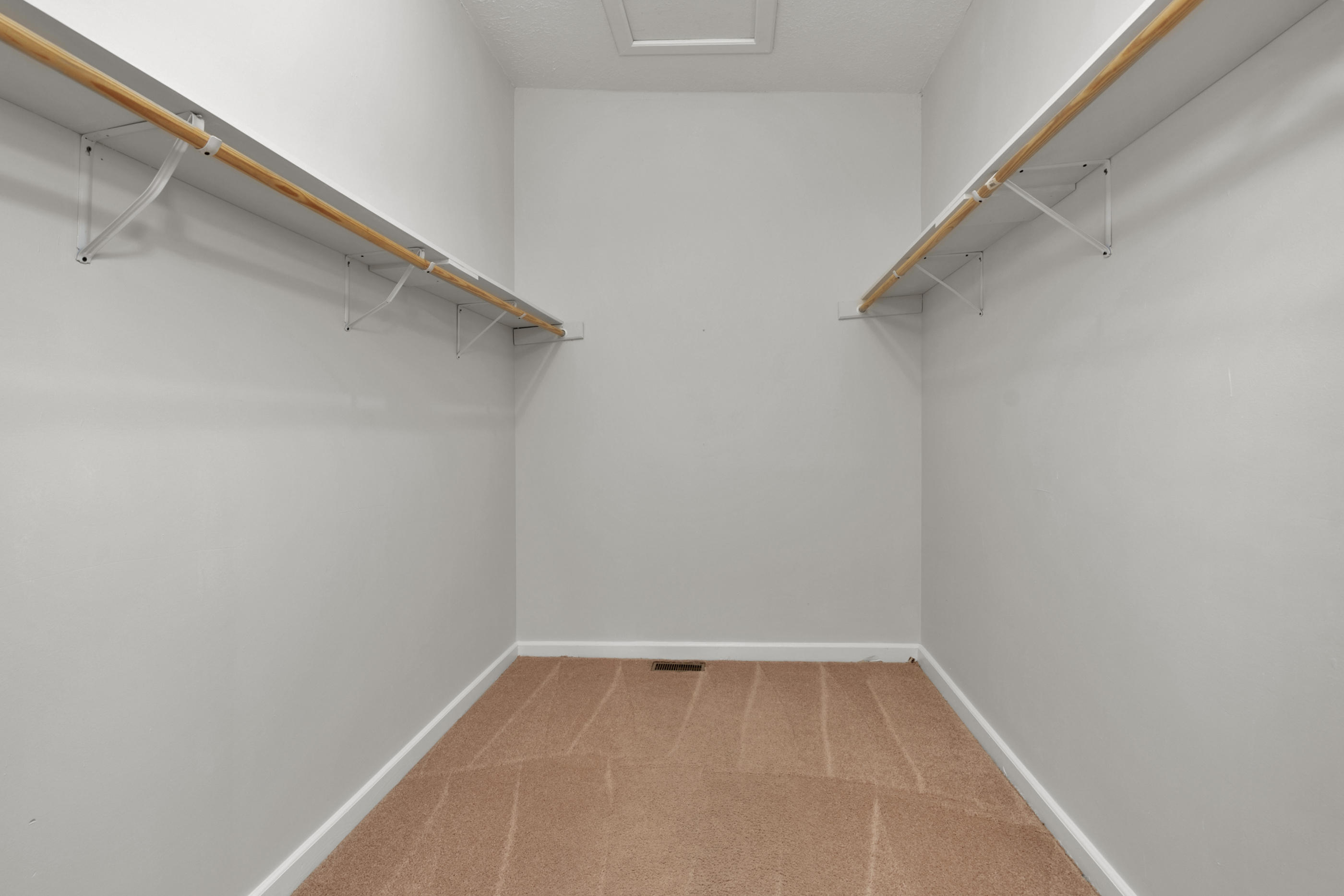 COUNTRY CLUB ESTATES 1 OF CRESTVIEW - Residential