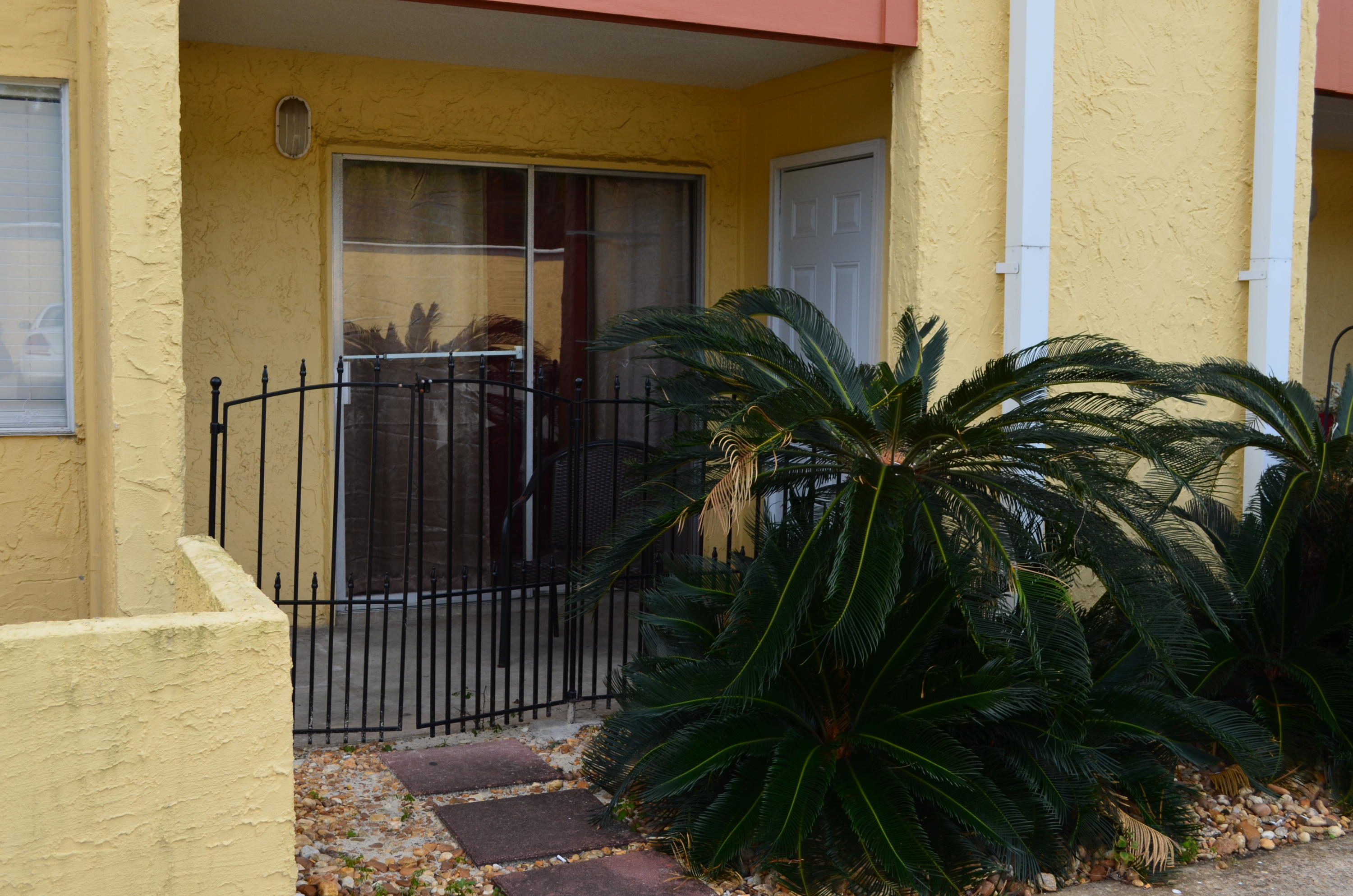 CEDARS CONDO - Residential Lease