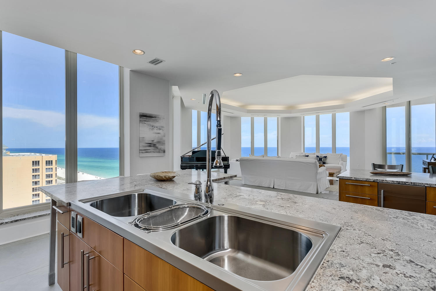 BEACH CLUB CONDO THE - Residential