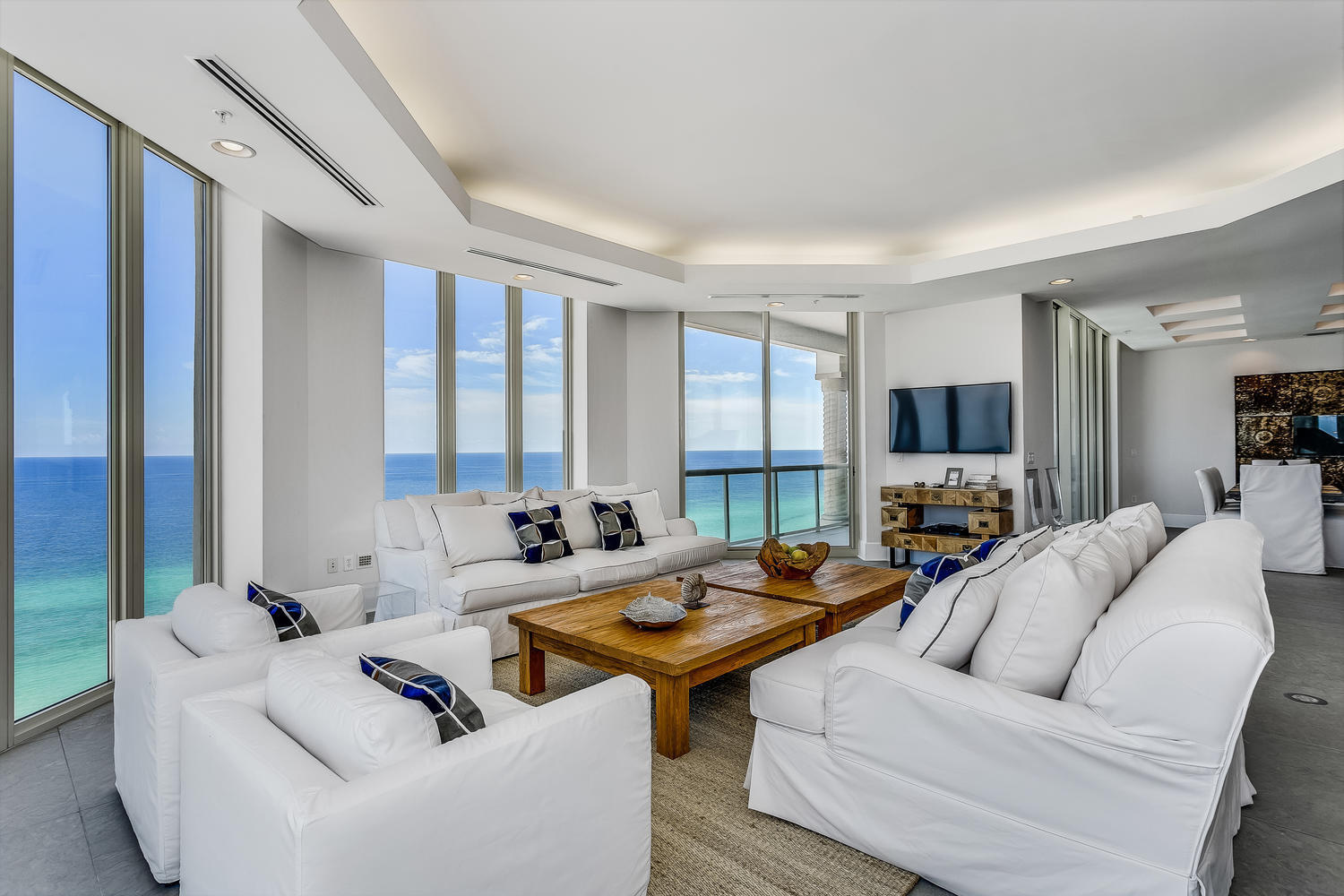 BEACH CLUB CONDO THE - Residential