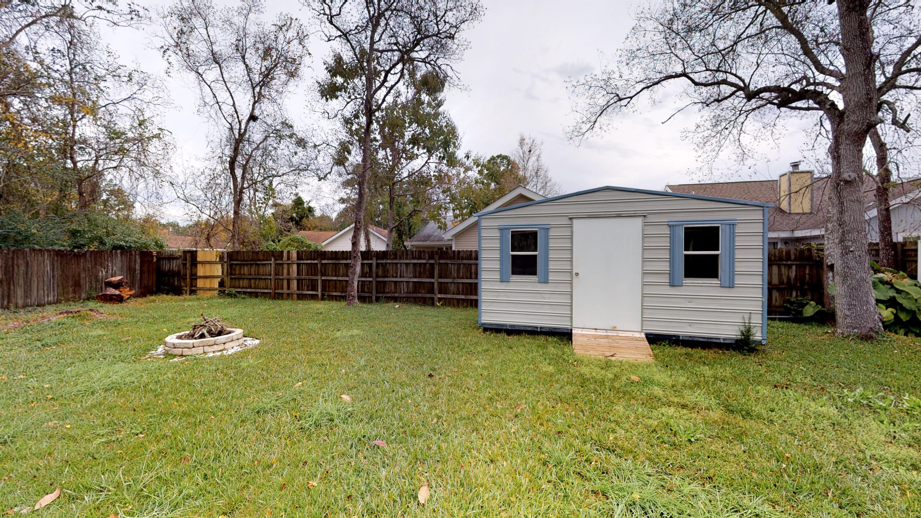 PINE MEADOWS - Residential