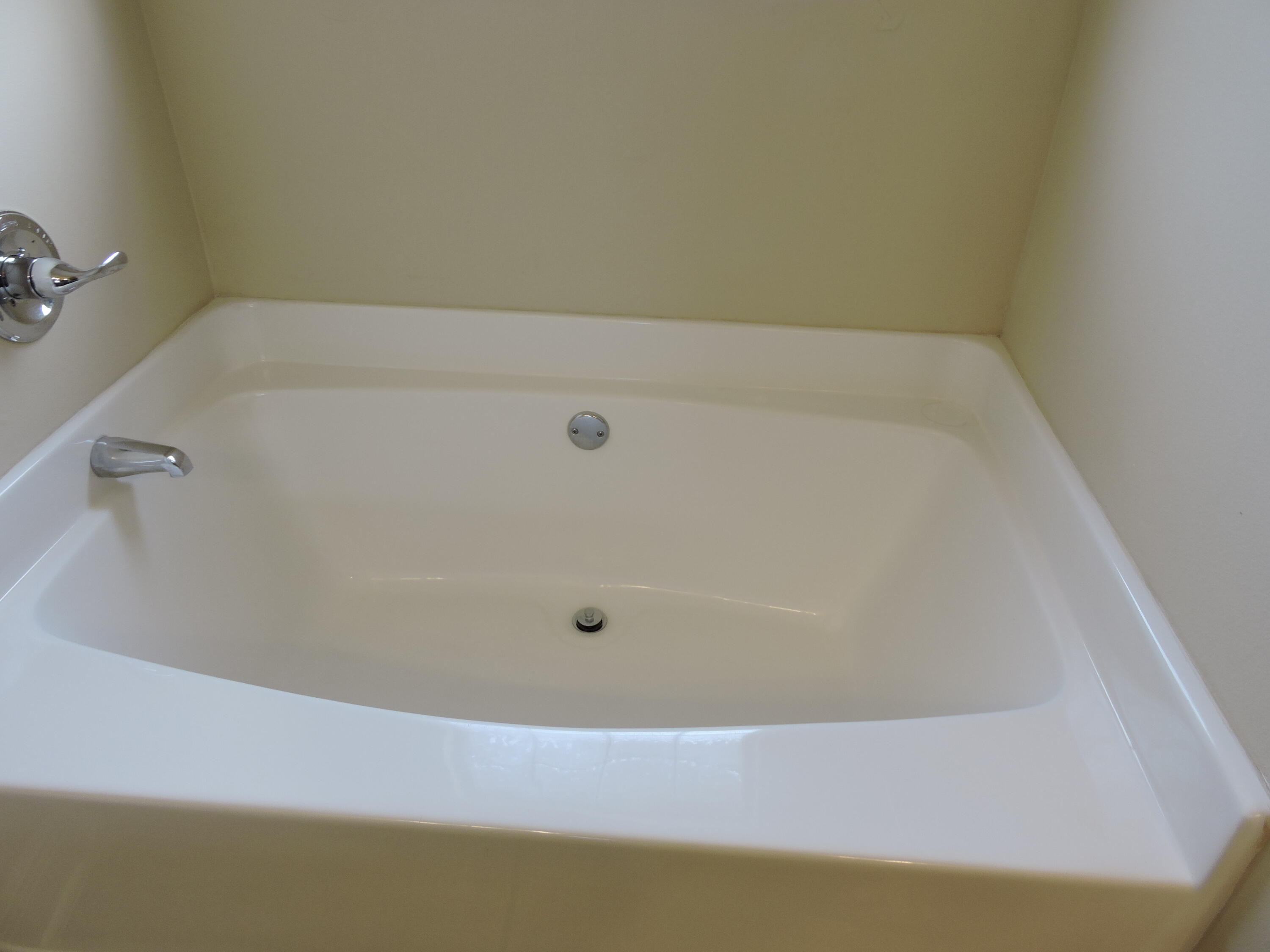 DUGGAN POND ESTATES - Residential Lease