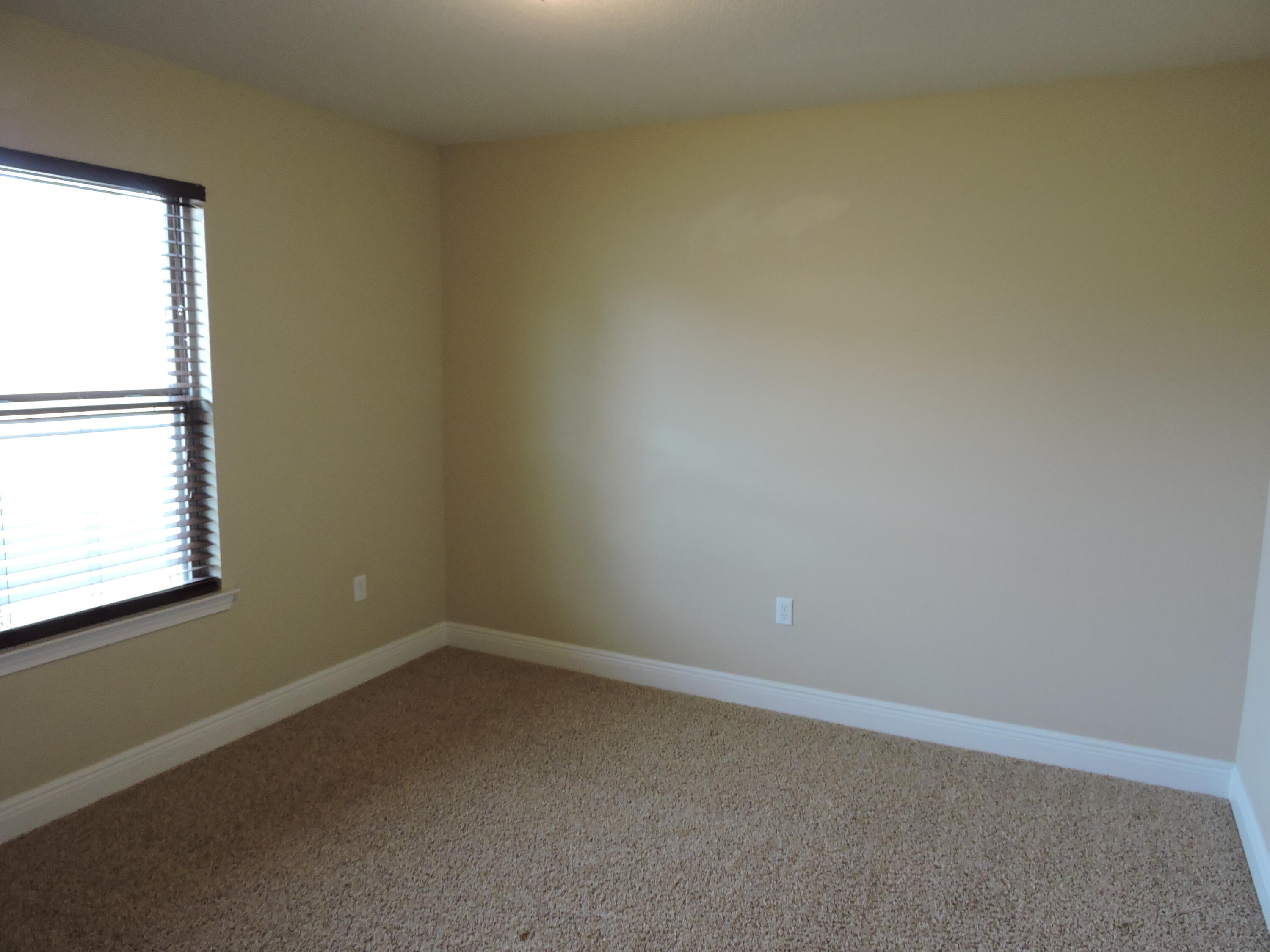 DUGGAN POND ESTATES - Residential Lease