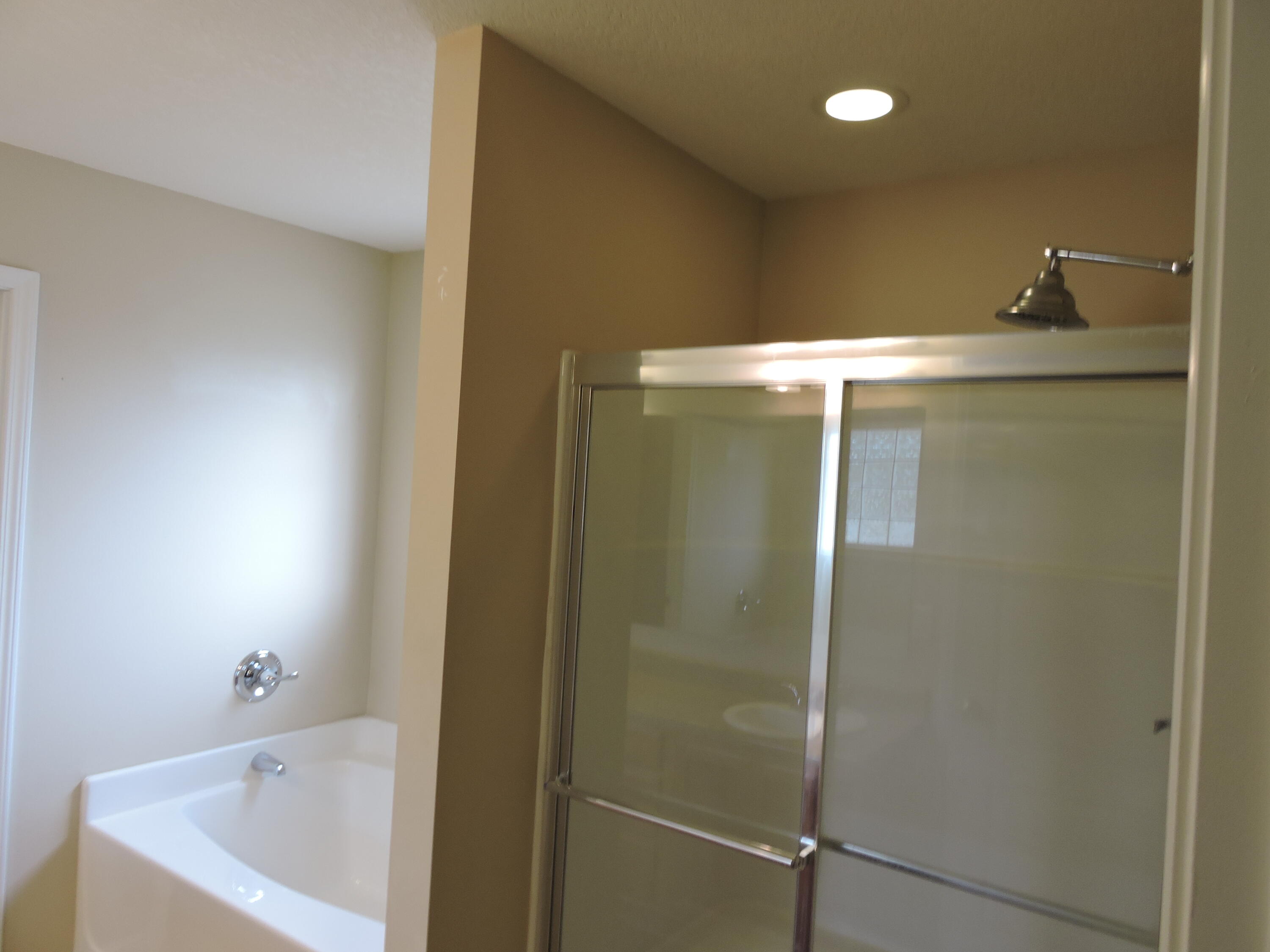 DUGGAN POND ESTATES - Residential Lease