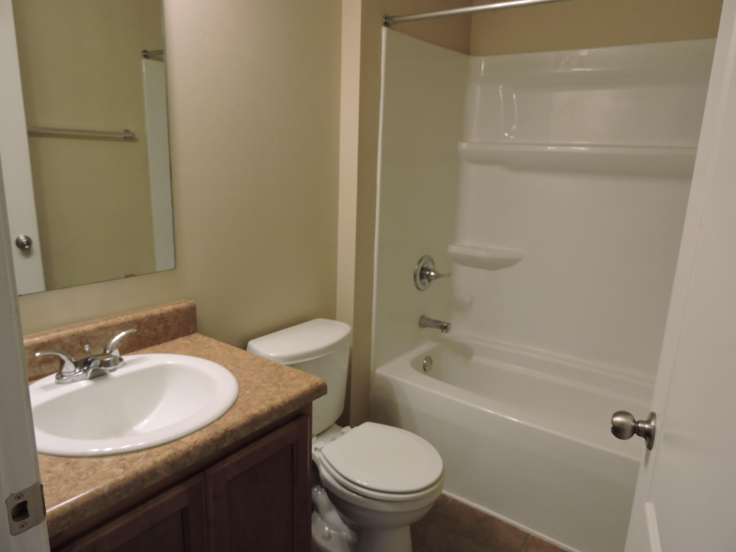 DUGGAN POND ESTATES - Residential Lease