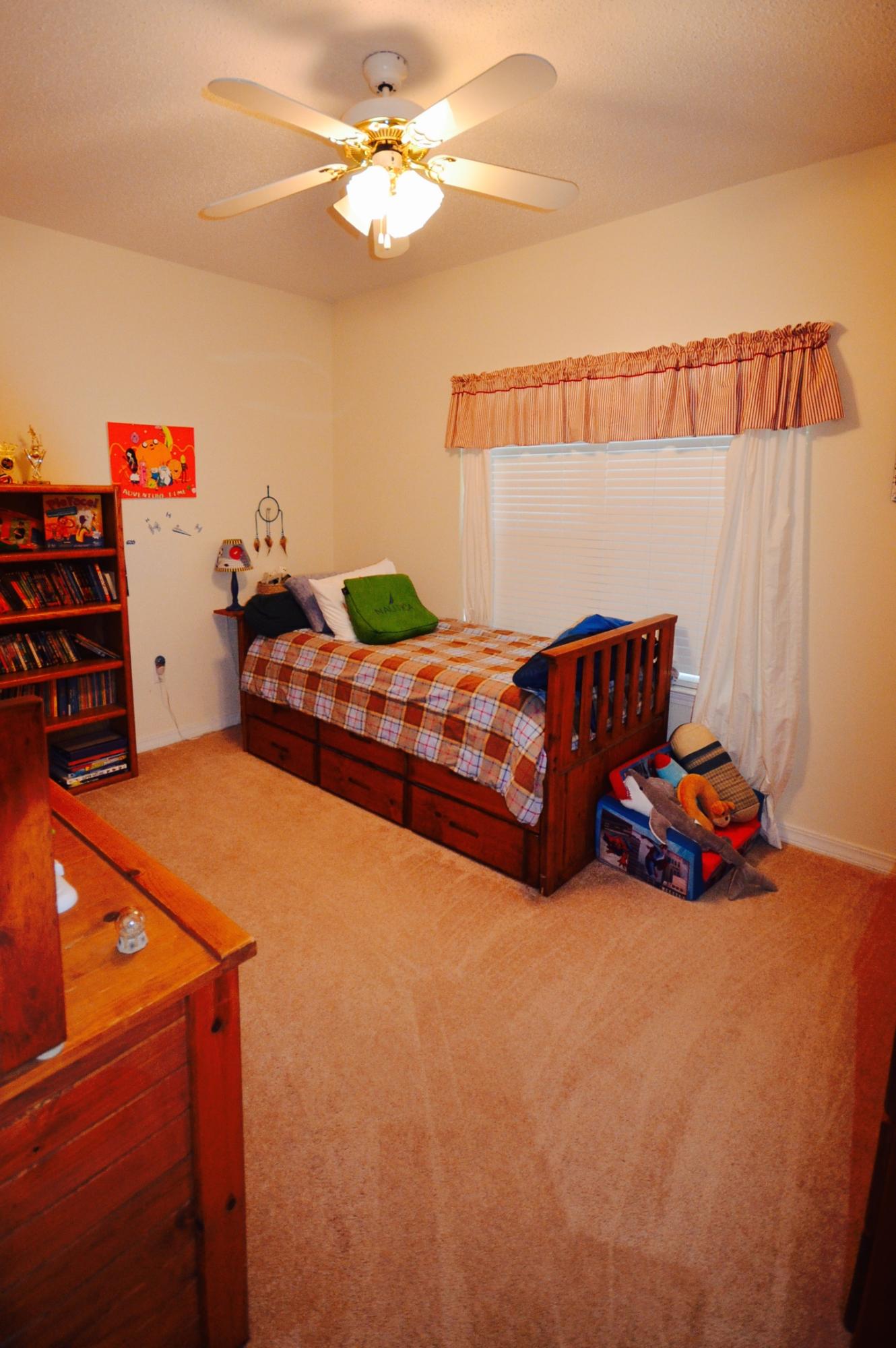 KENNEDY LAKES 1ST ADDN - Residential