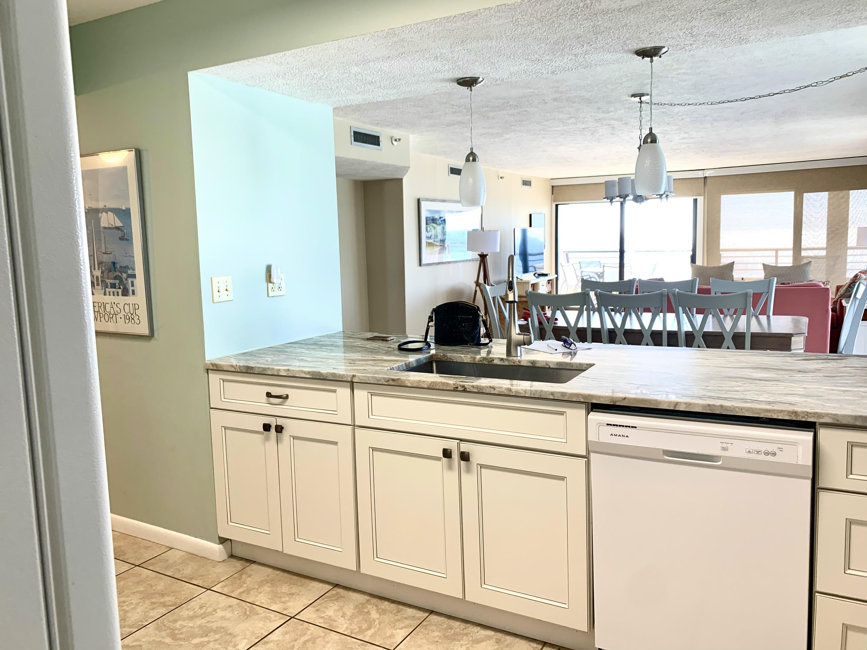 EMERALD TOWERS CONDO - Residential