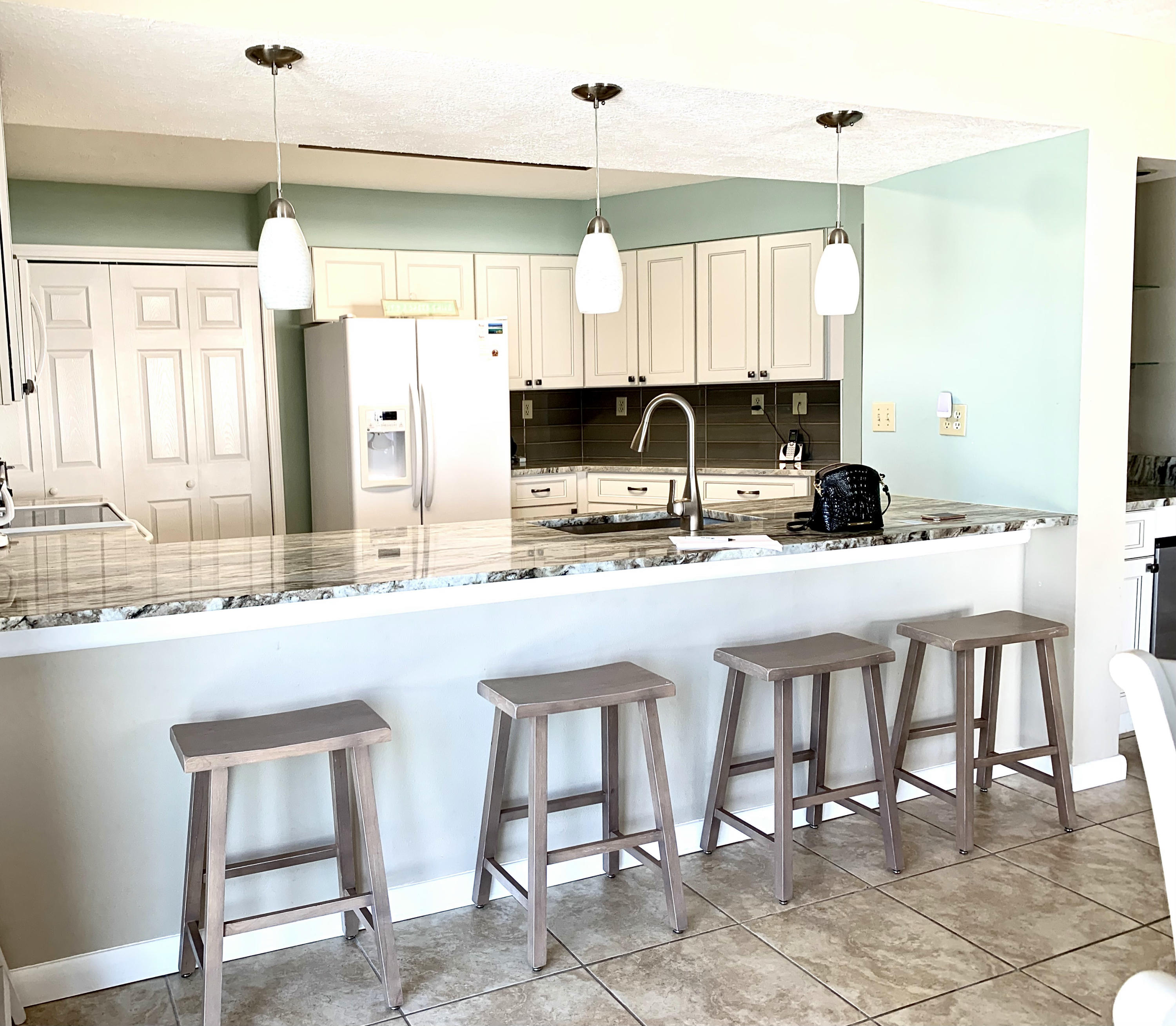 EMERALD TOWERS CONDO - Residential
