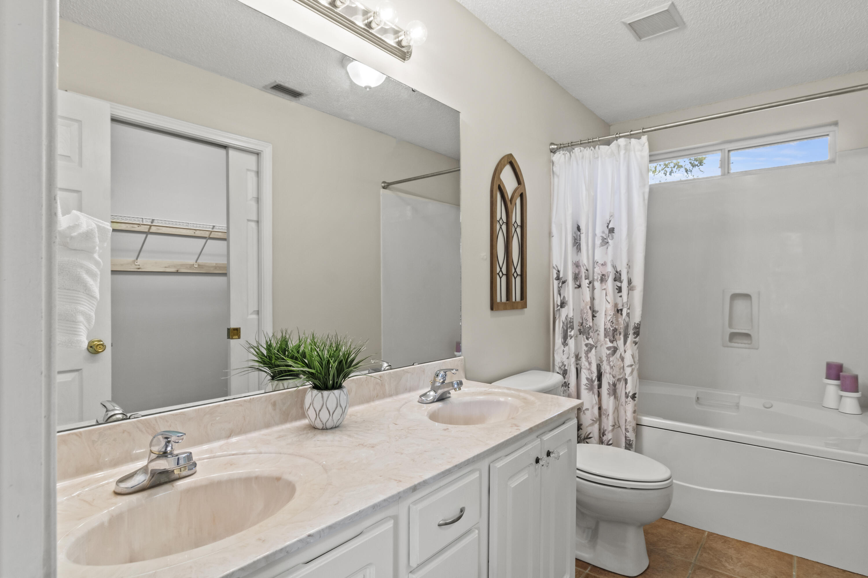 OAK PARK ESTATES - Residential
