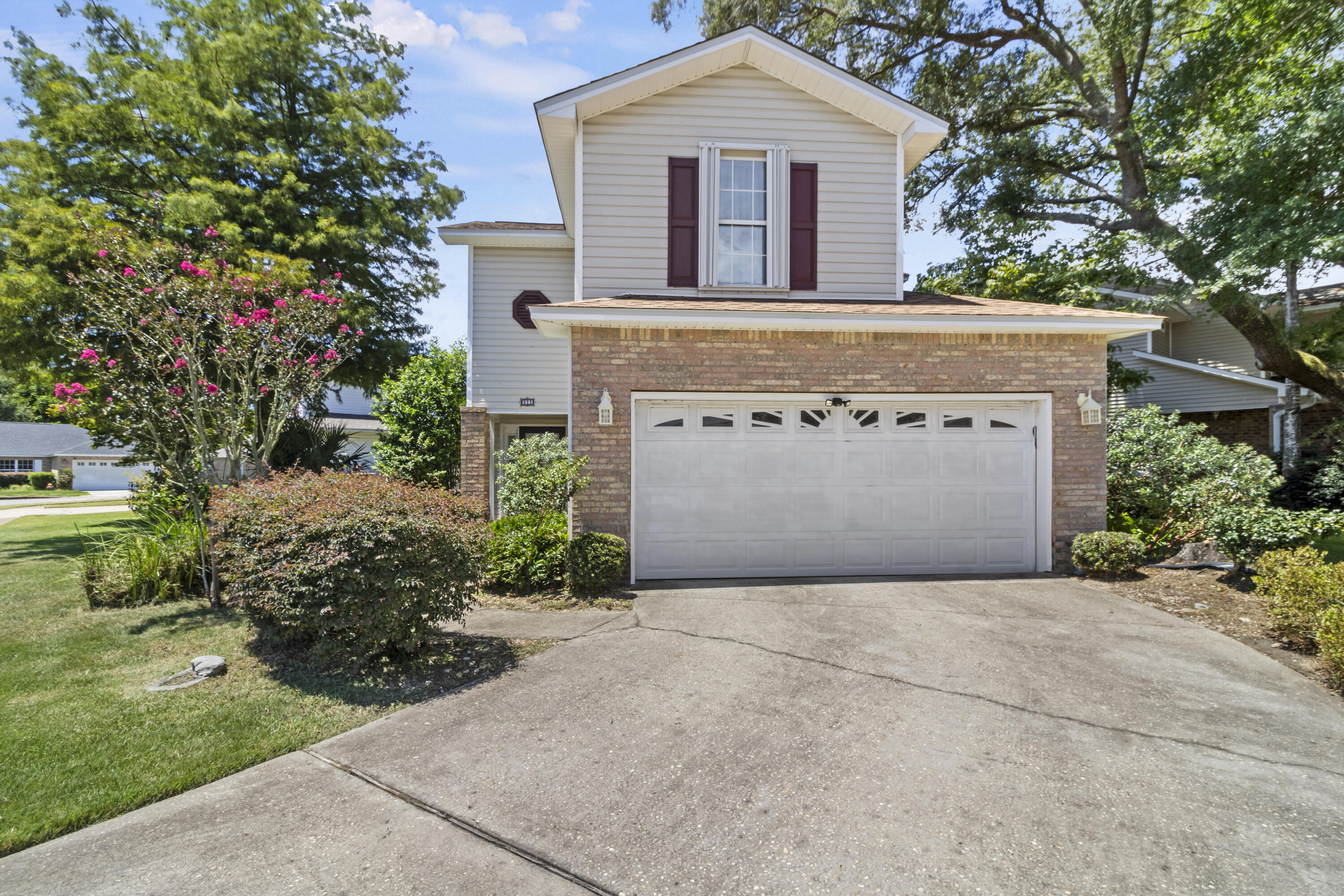 OAK PARK ESTATES - Residential