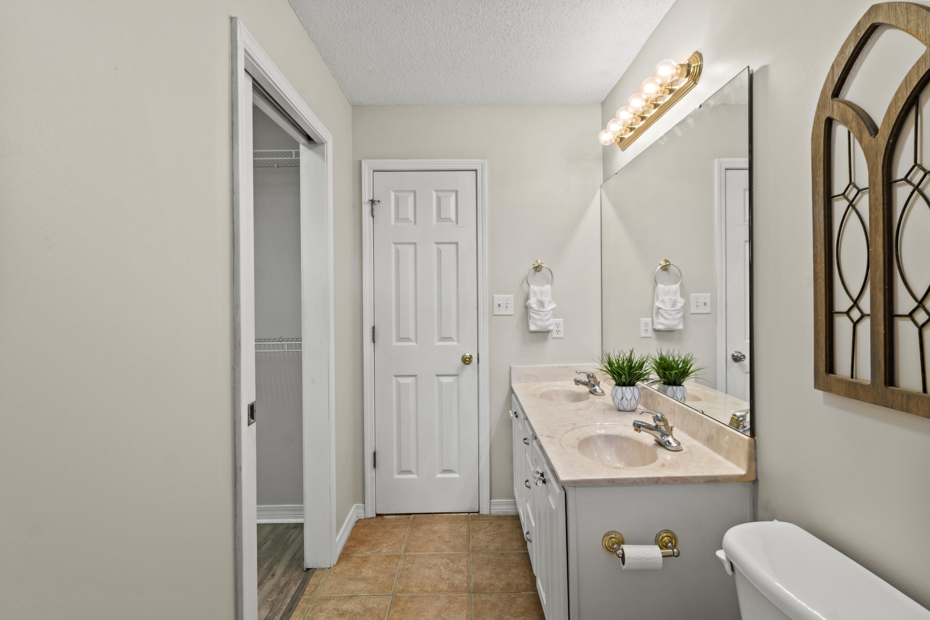 OAK PARK ESTATES - Residential
