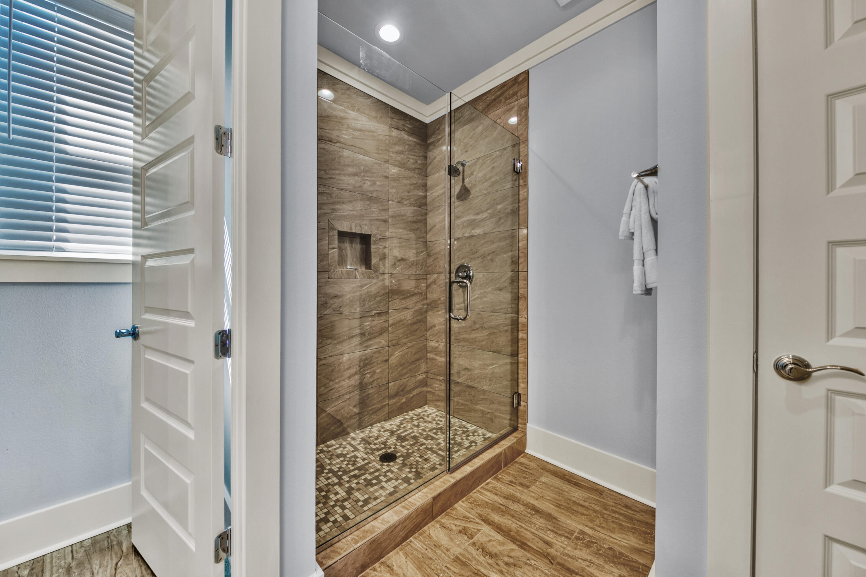 HIDDEN PALMS - Residential