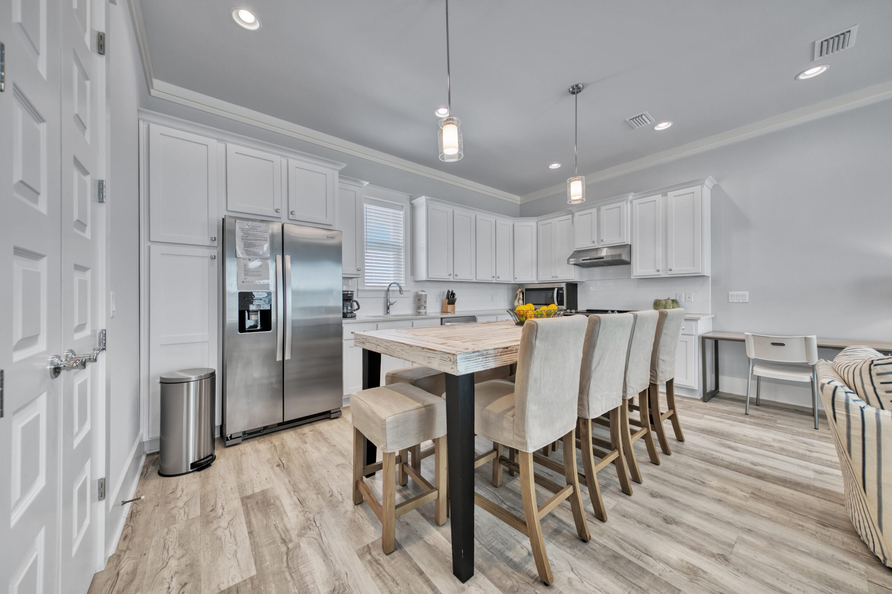 HIDDEN PALMS - Residential