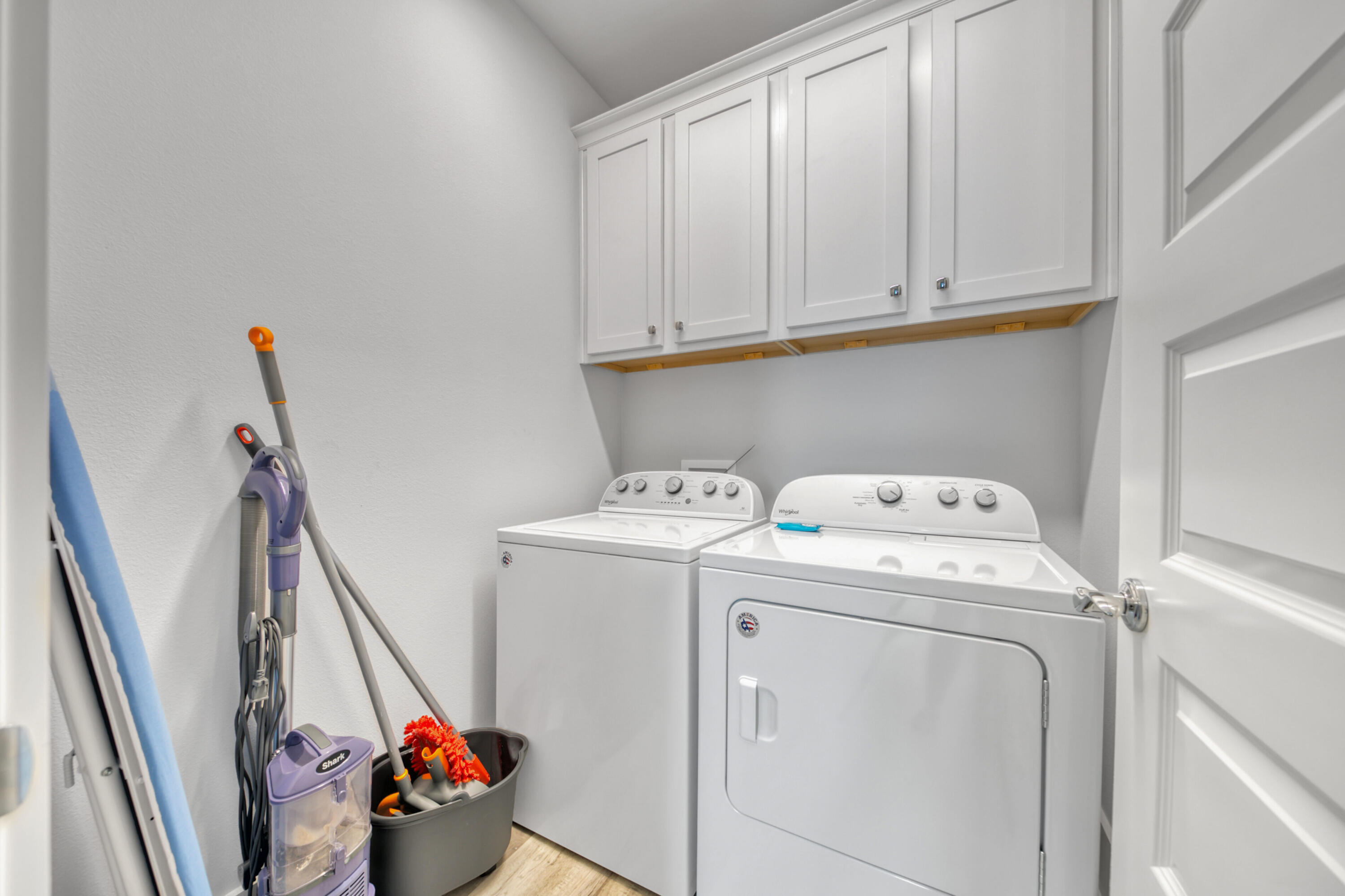 HIDDEN PALMS - Residential