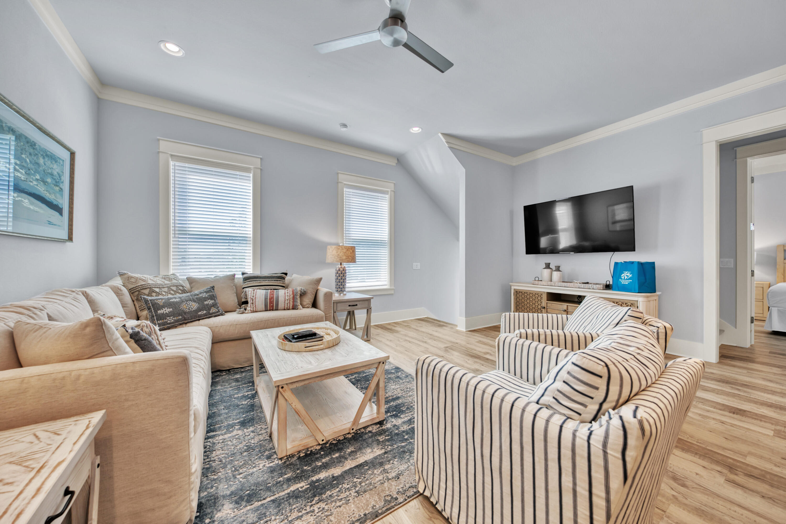 HIDDEN PALMS - Residential