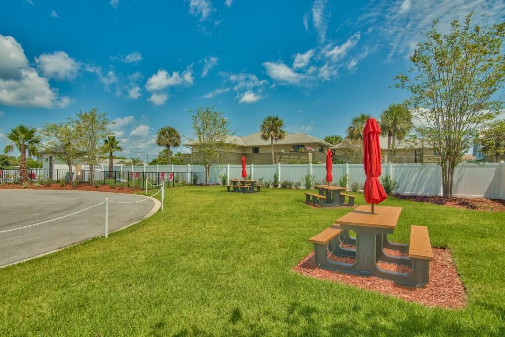 HIDDEN PALMS - Residential