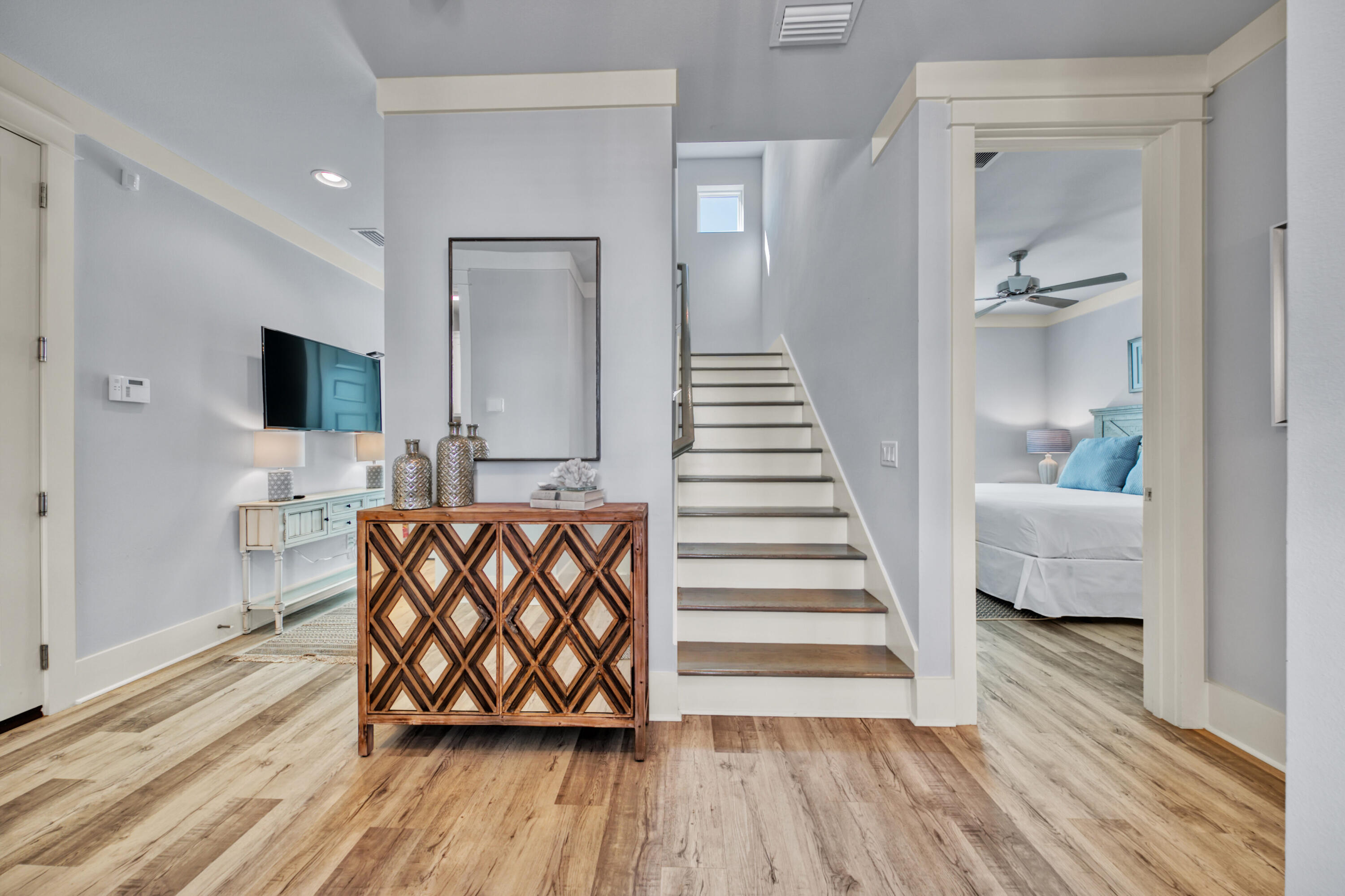 HIDDEN PALMS - Residential