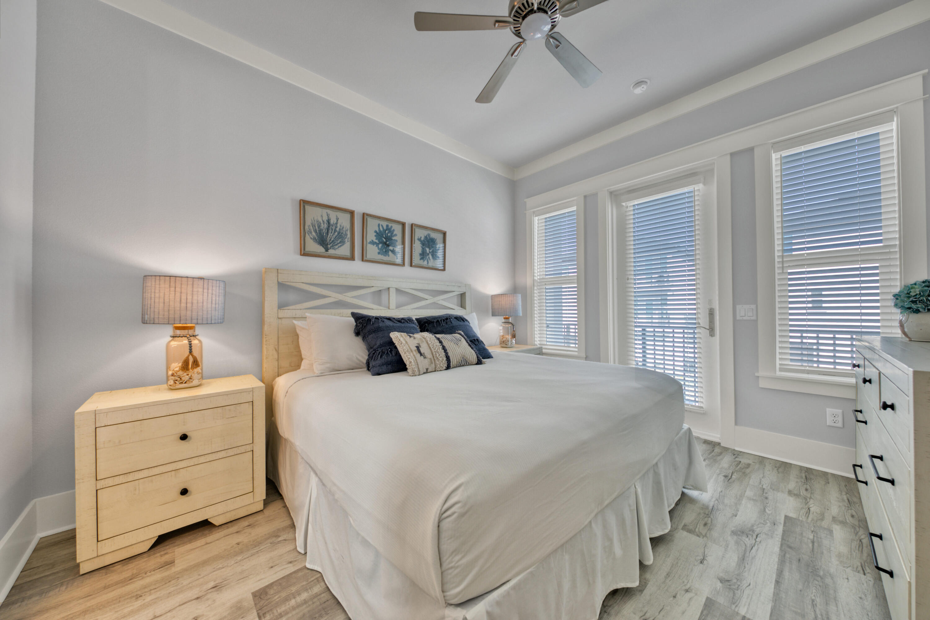 HIDDEN PALMS - Residential