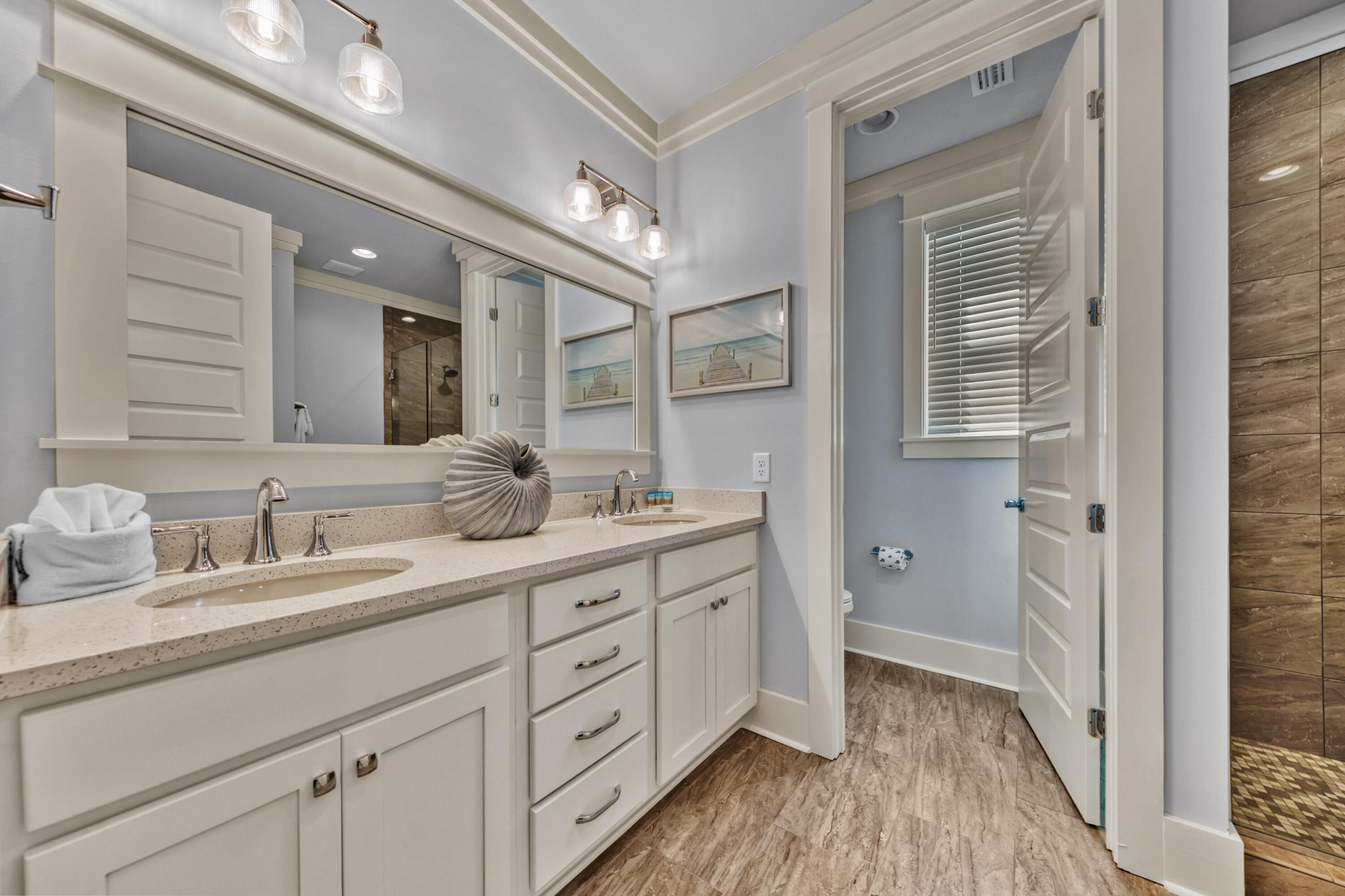 HIDDEN PALMS - Residential