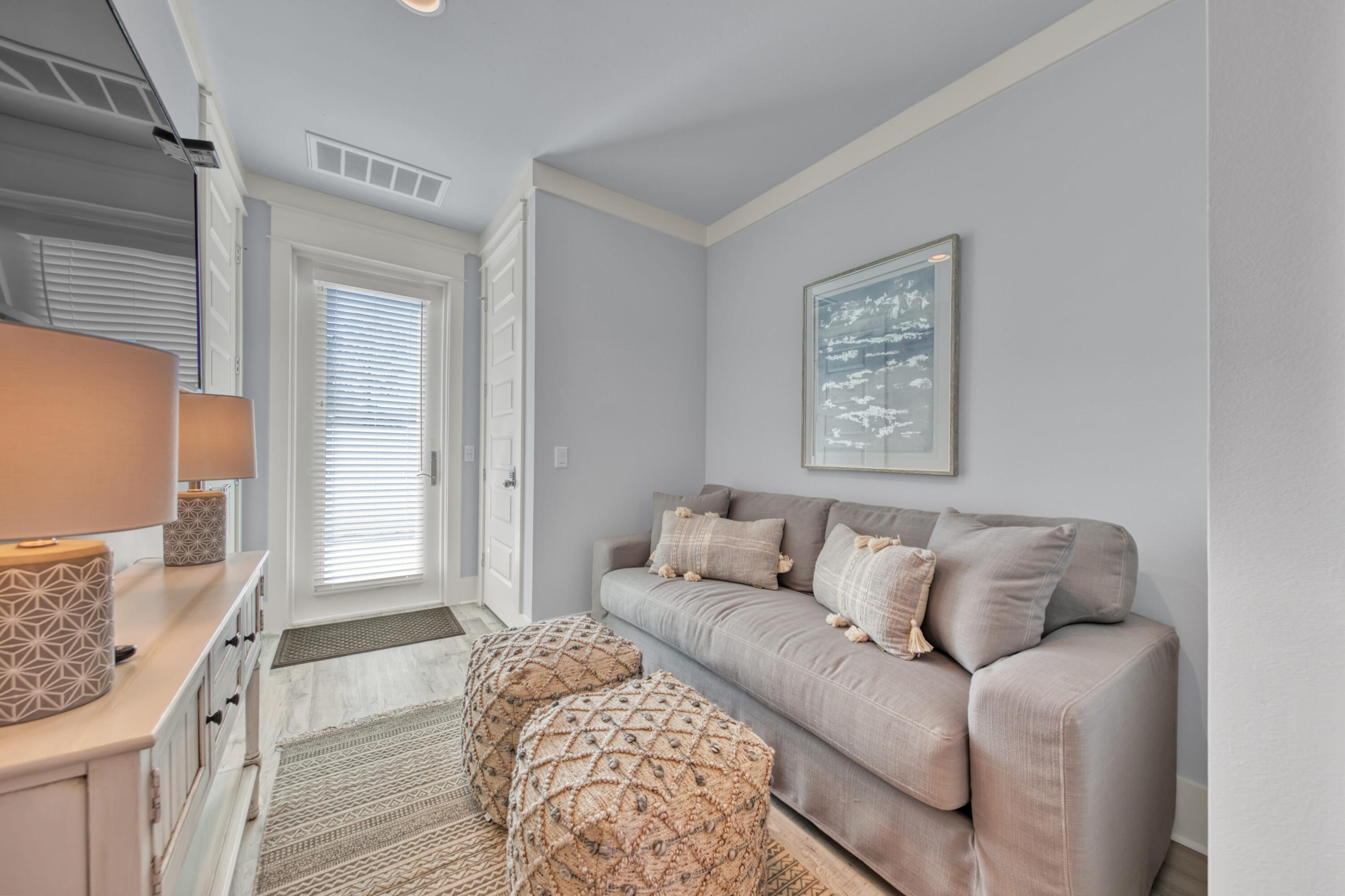 HIDDEN PALMS - Residential