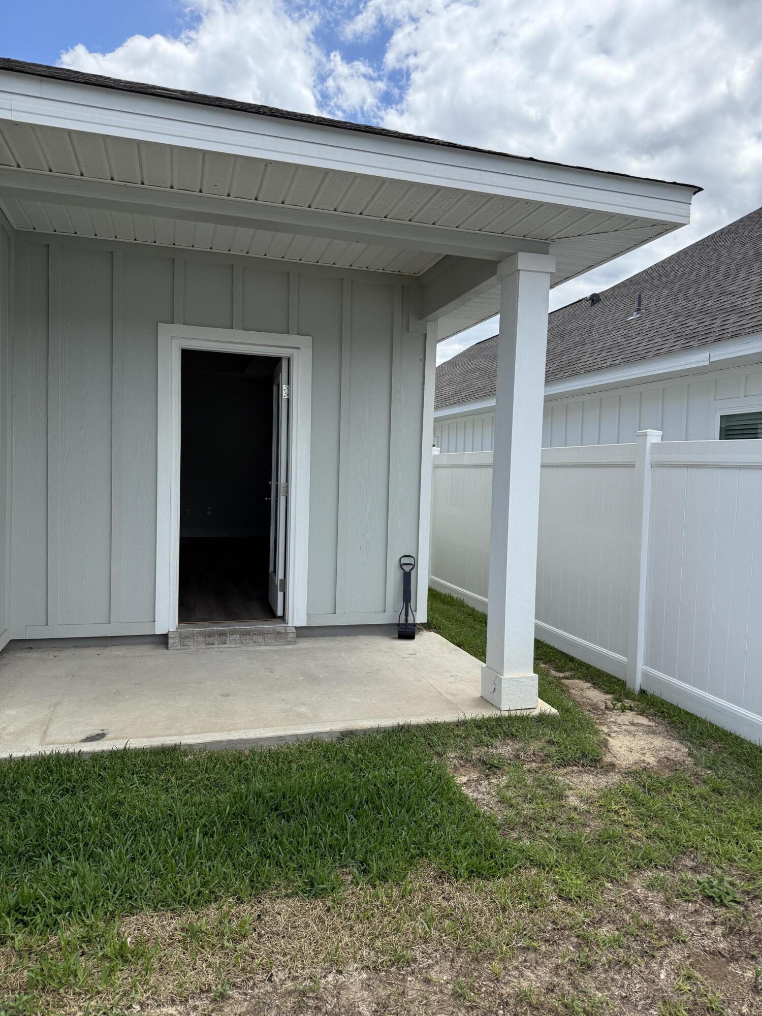 MAGNOLIA CREEK PHASE 1 - Residential Lease