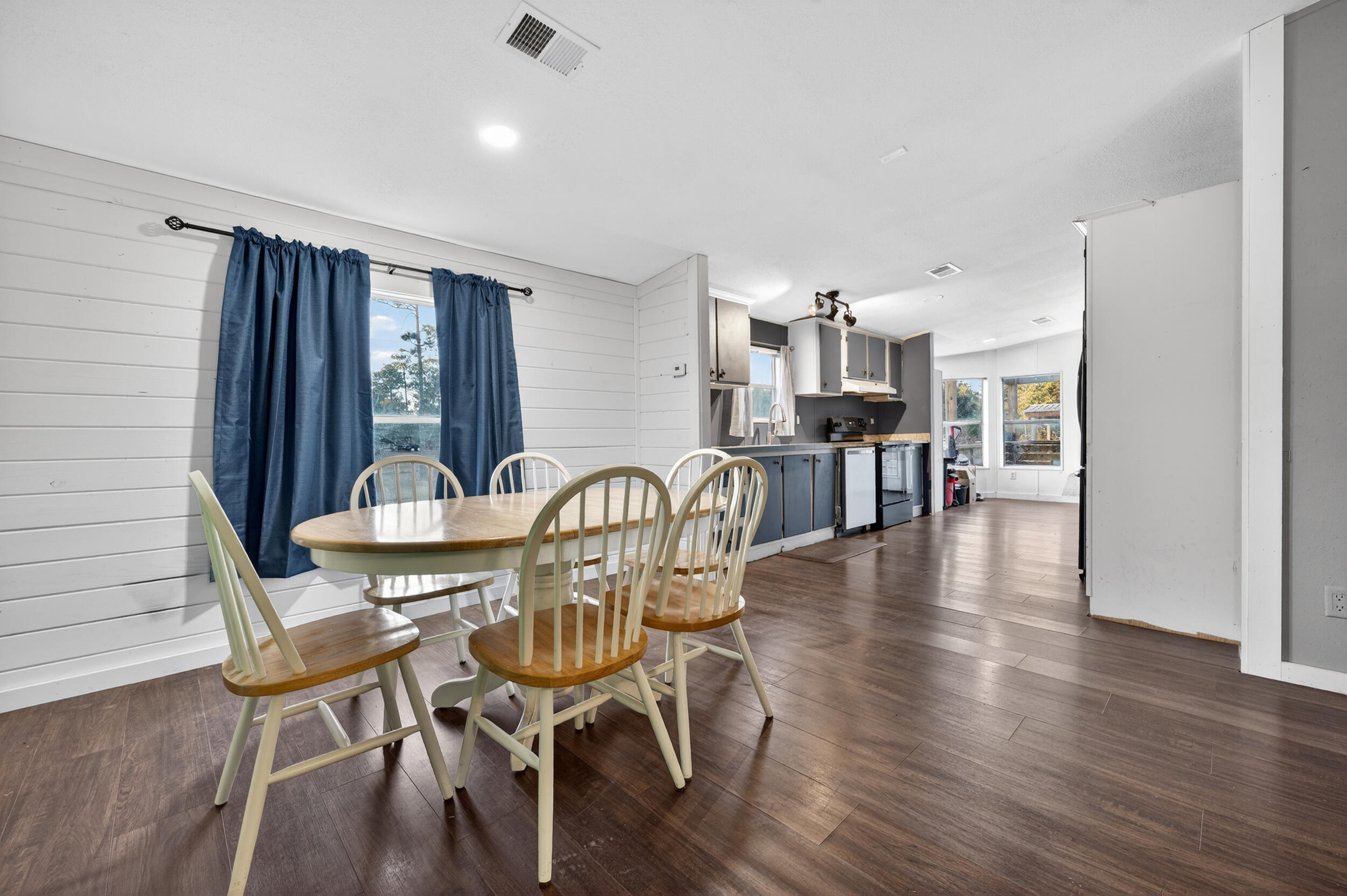 Kings Lake Road - Residential