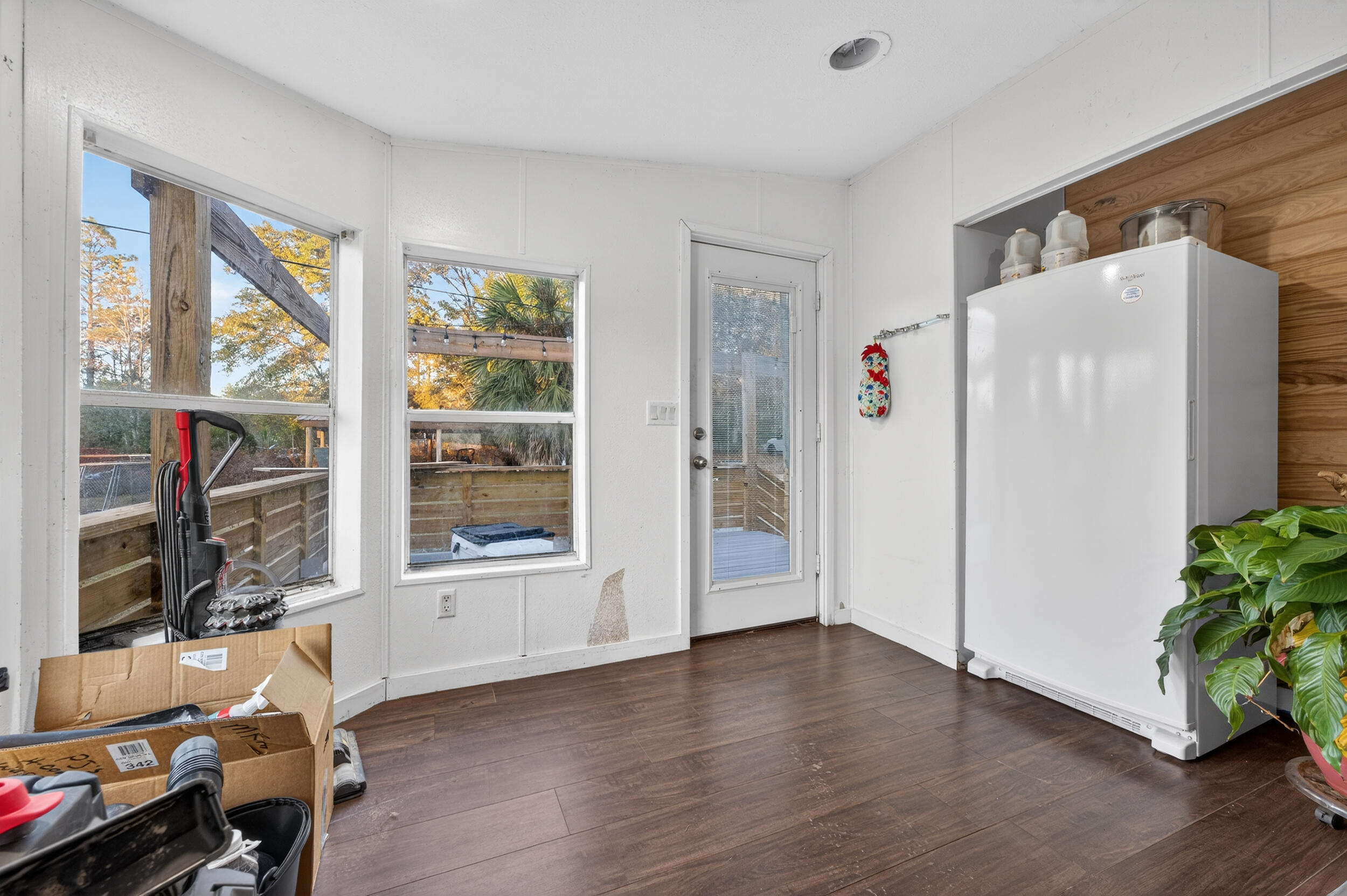 Kings Lake Road - Residential