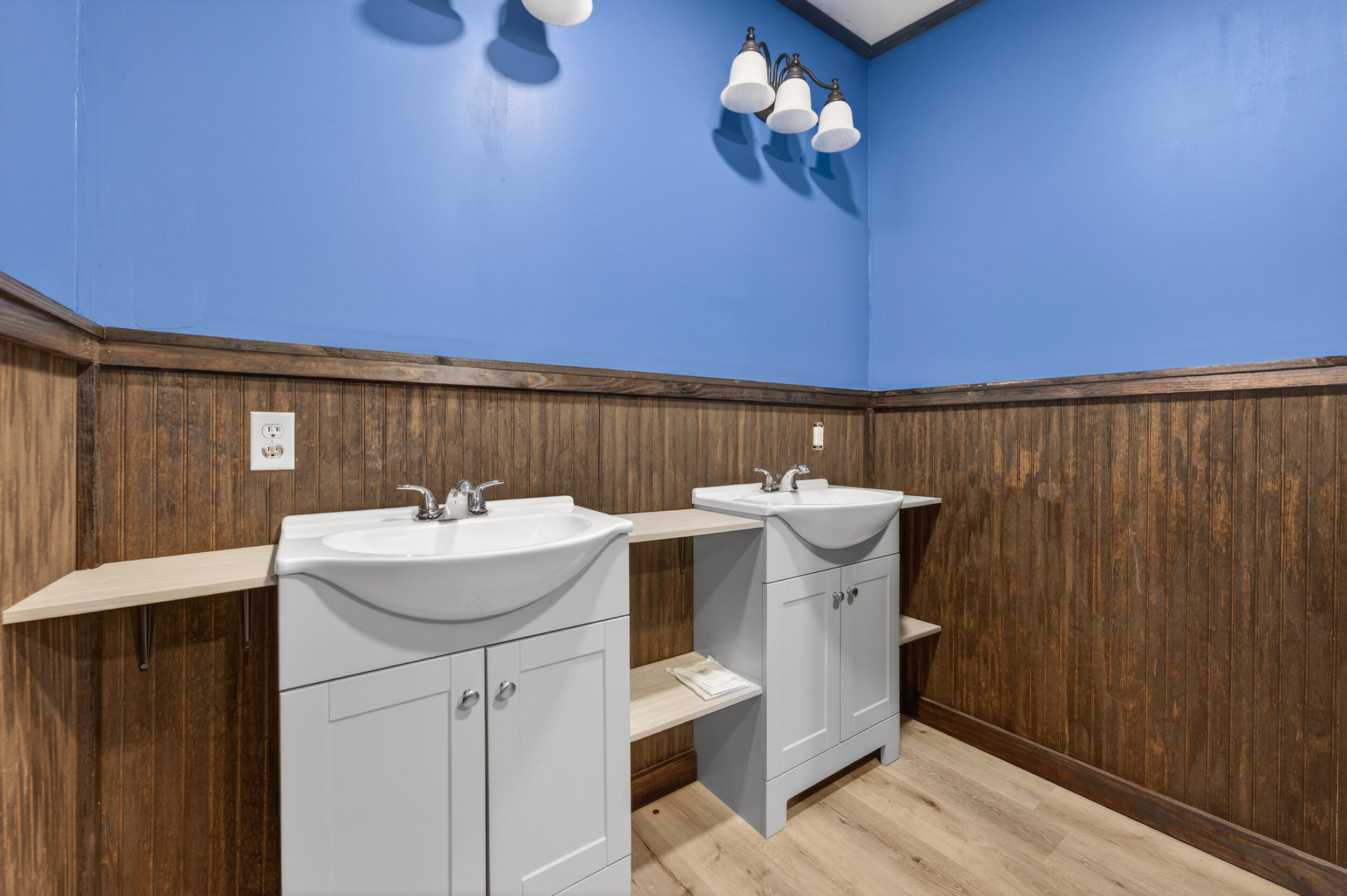 Kings Lake Road - Residential