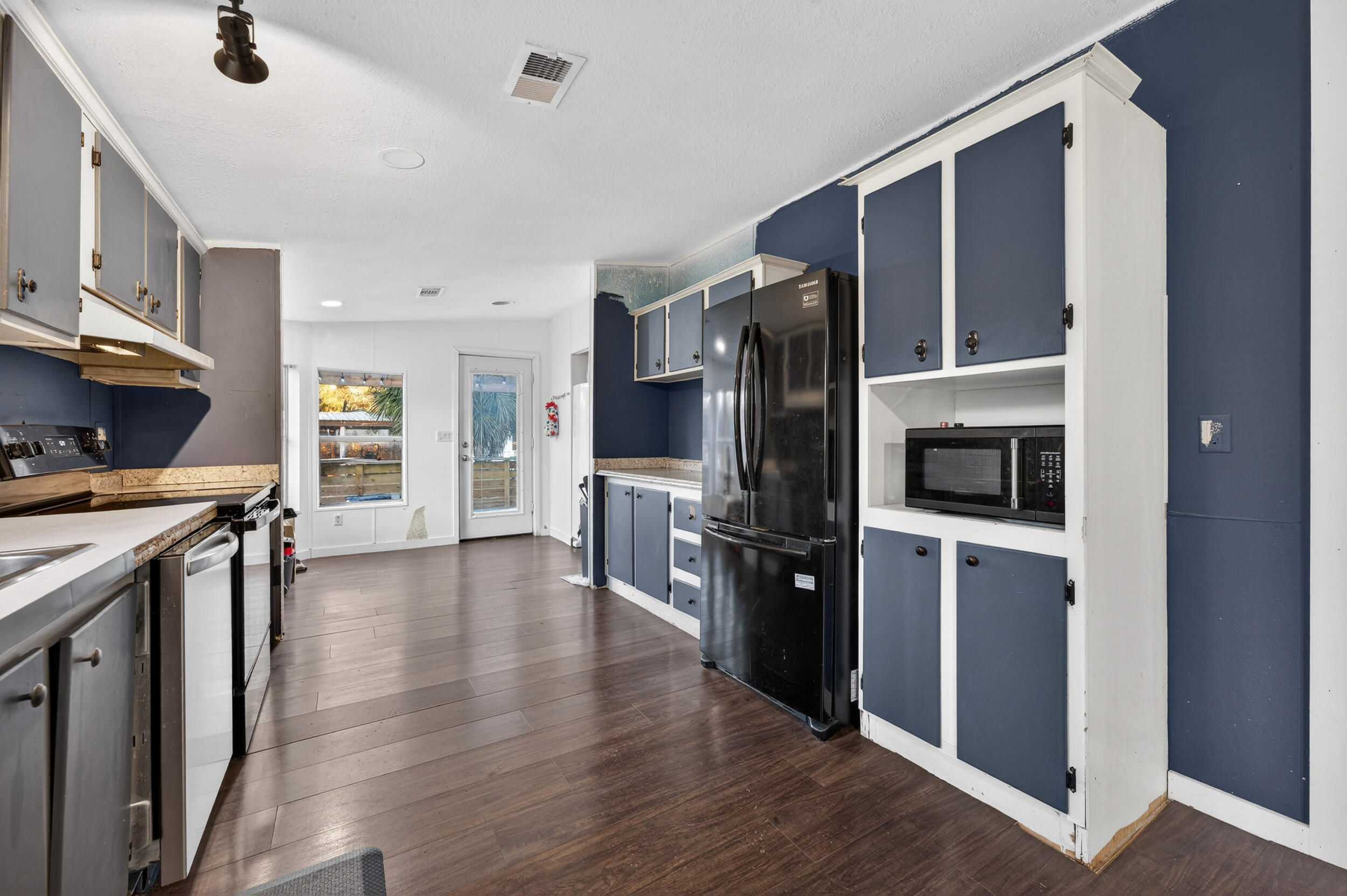 Kings Lake Road - Residential