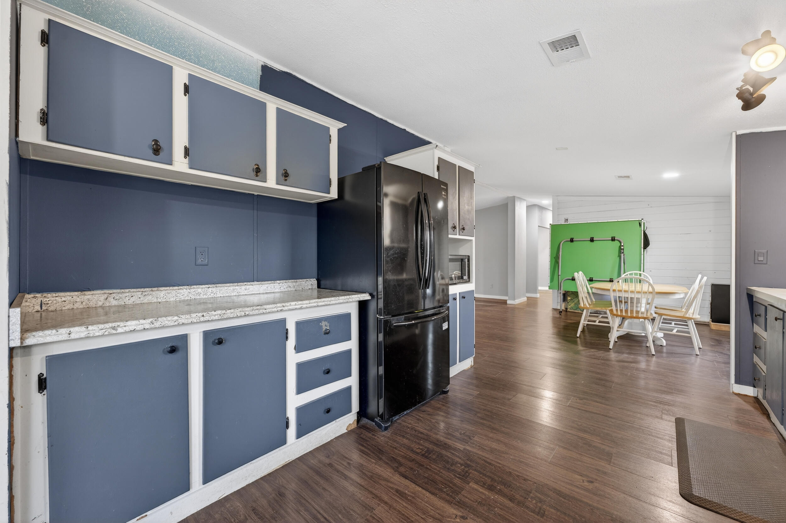 Kings Lake Road - Residential