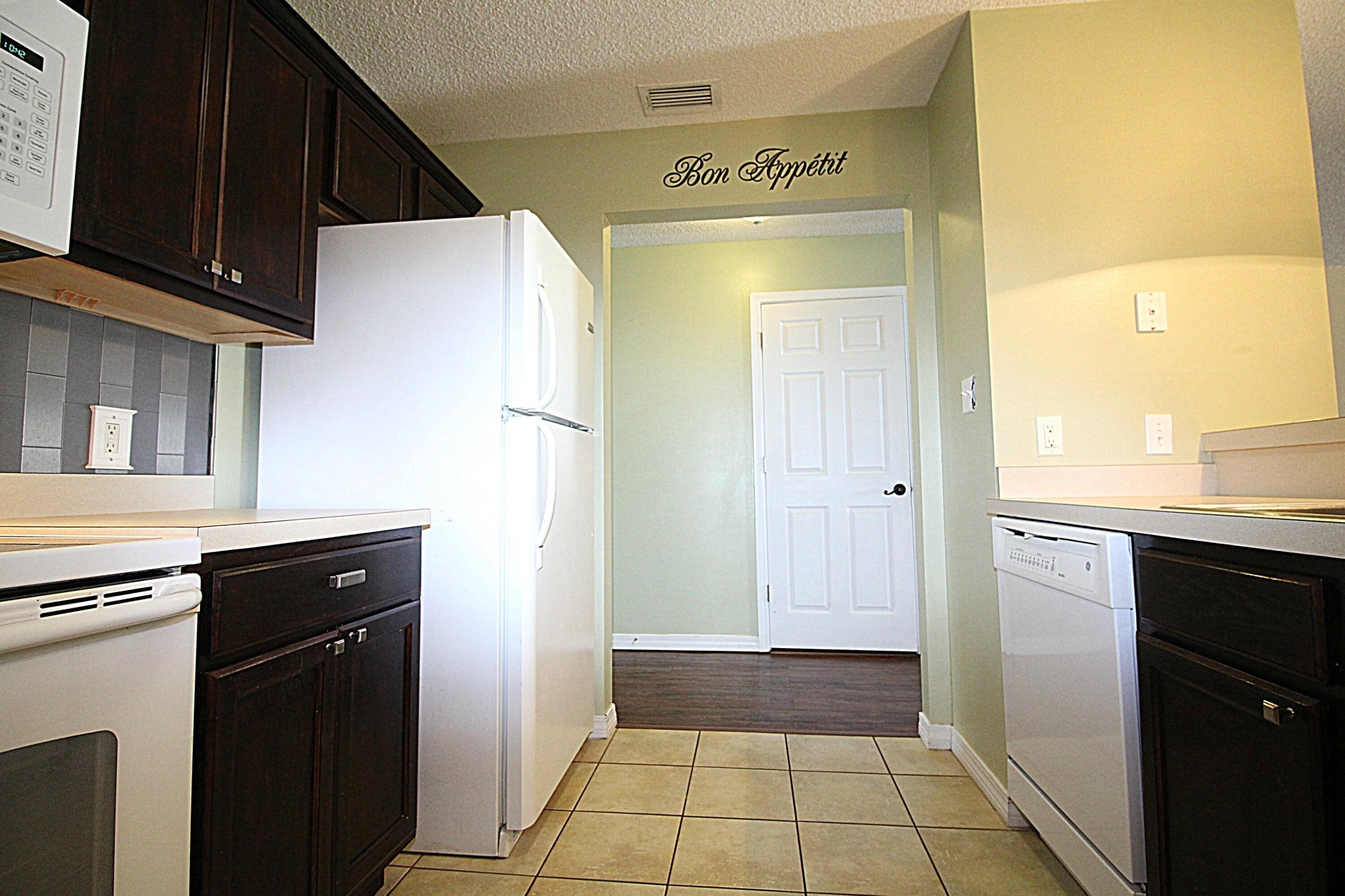 Houston Manor - Residential