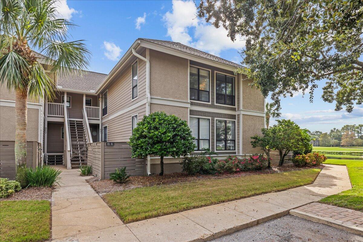 HARBOUR POINTE - Residential Lease