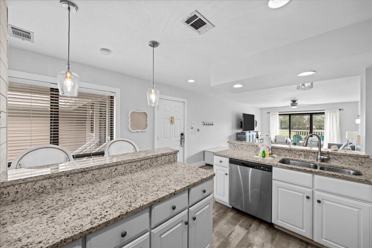 HARBOUR POINTE - Residential Lease