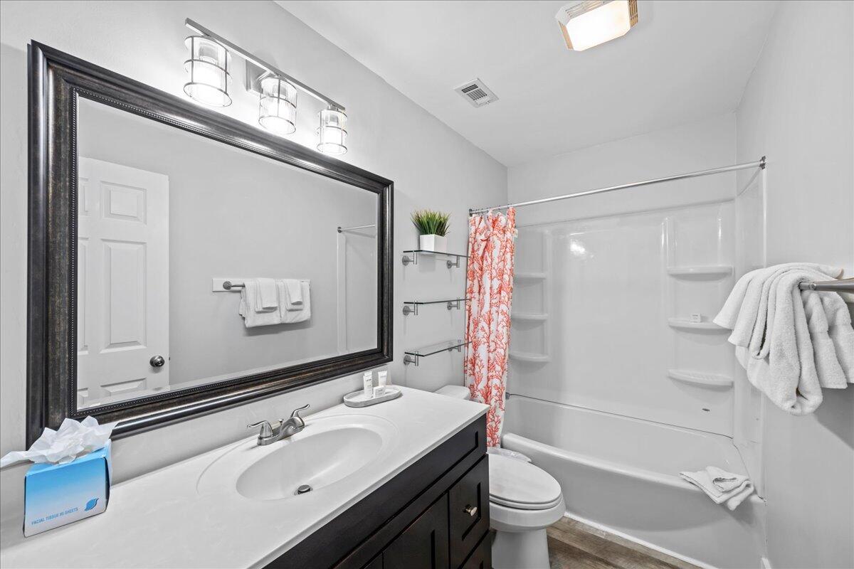 HARBOUR POINTE - Residential Lease