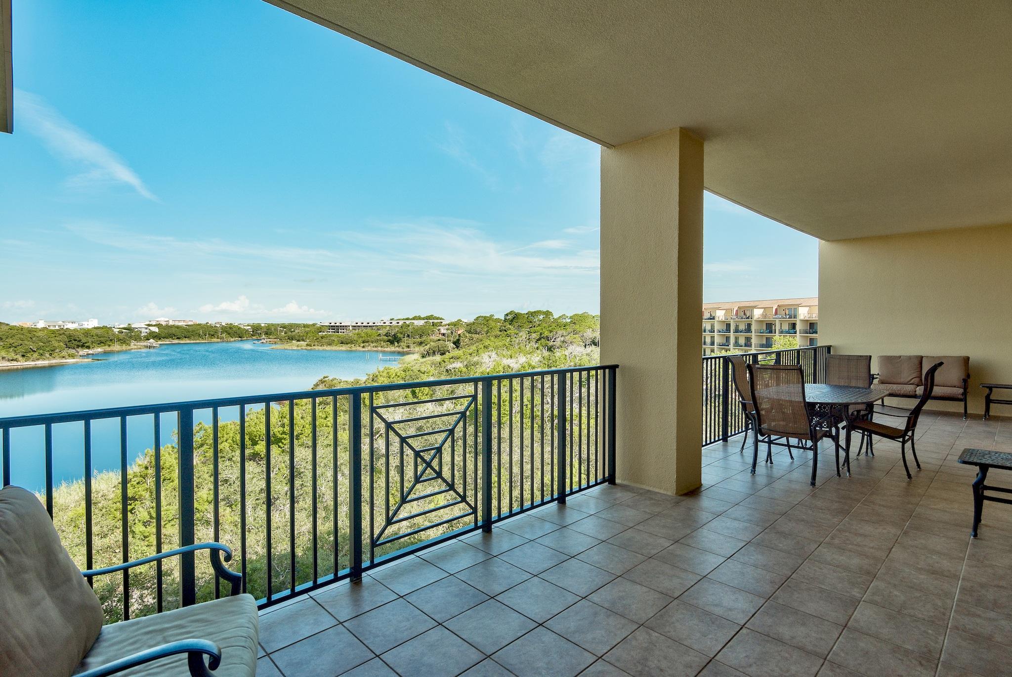 SANCTUARY BY THE SEA - Residential