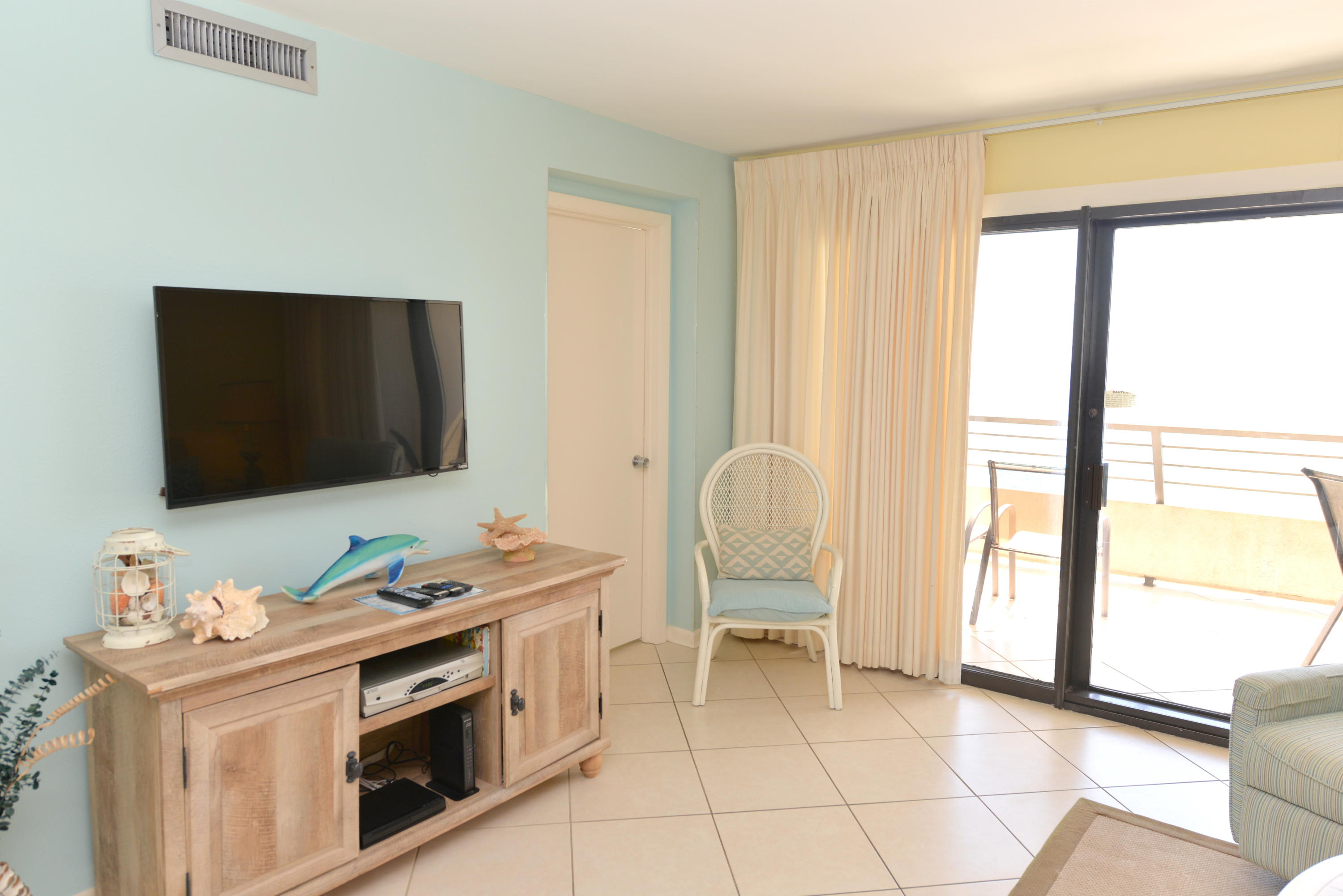 EMERALD TOWERS CONDO - Residential