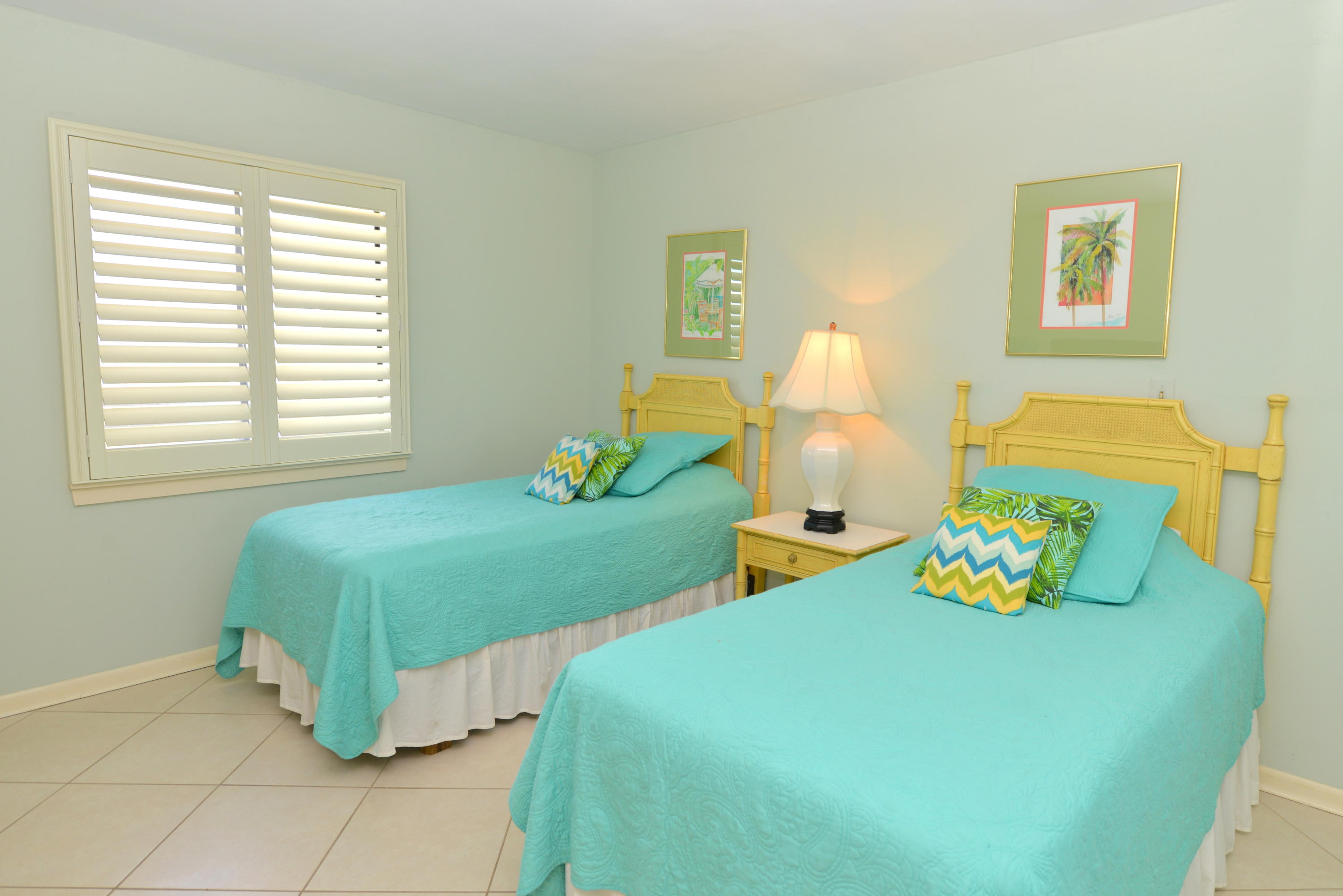 EMERALD TOWERS CONDO - Residential