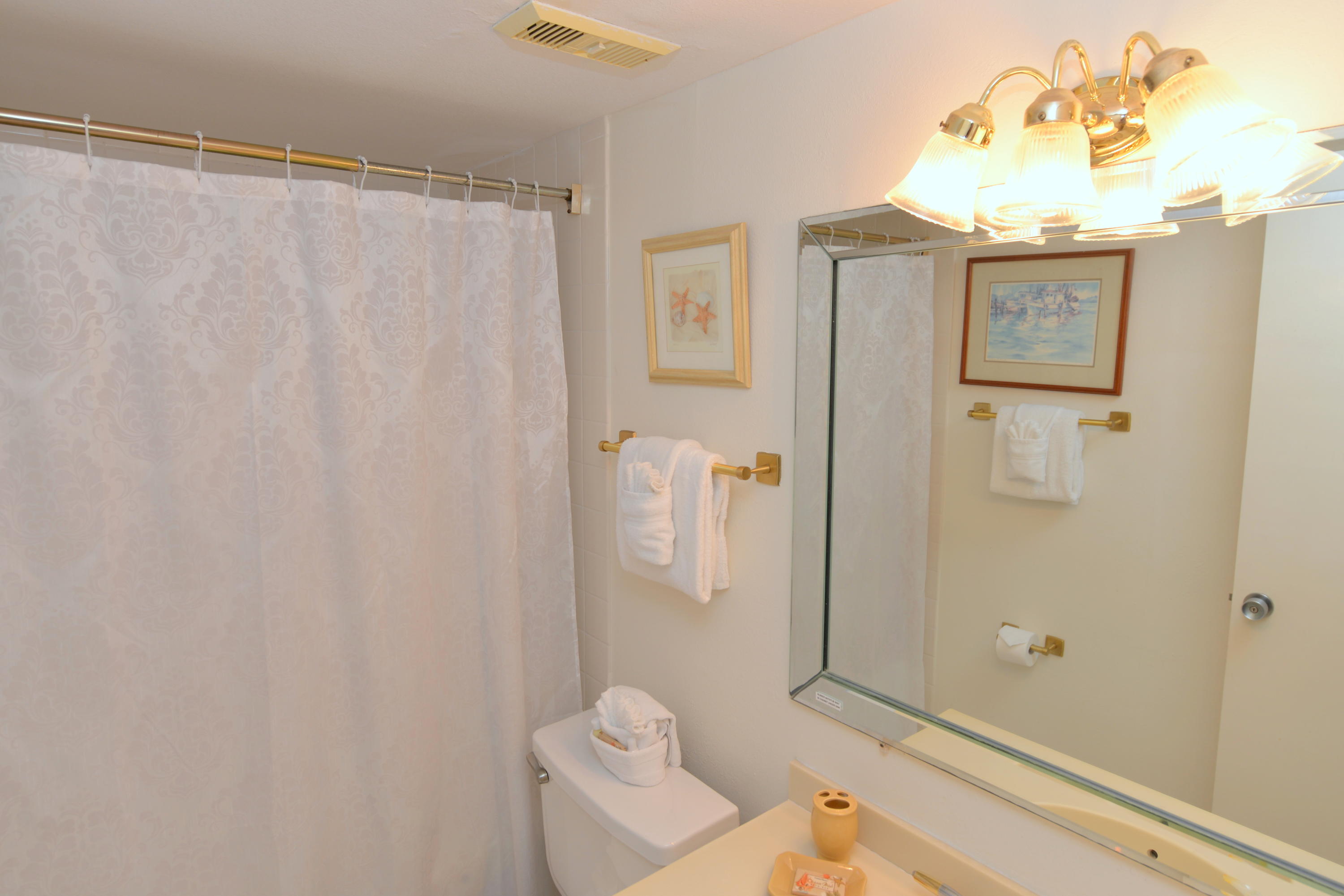 EMERALD TOWERS CONDO - Residential