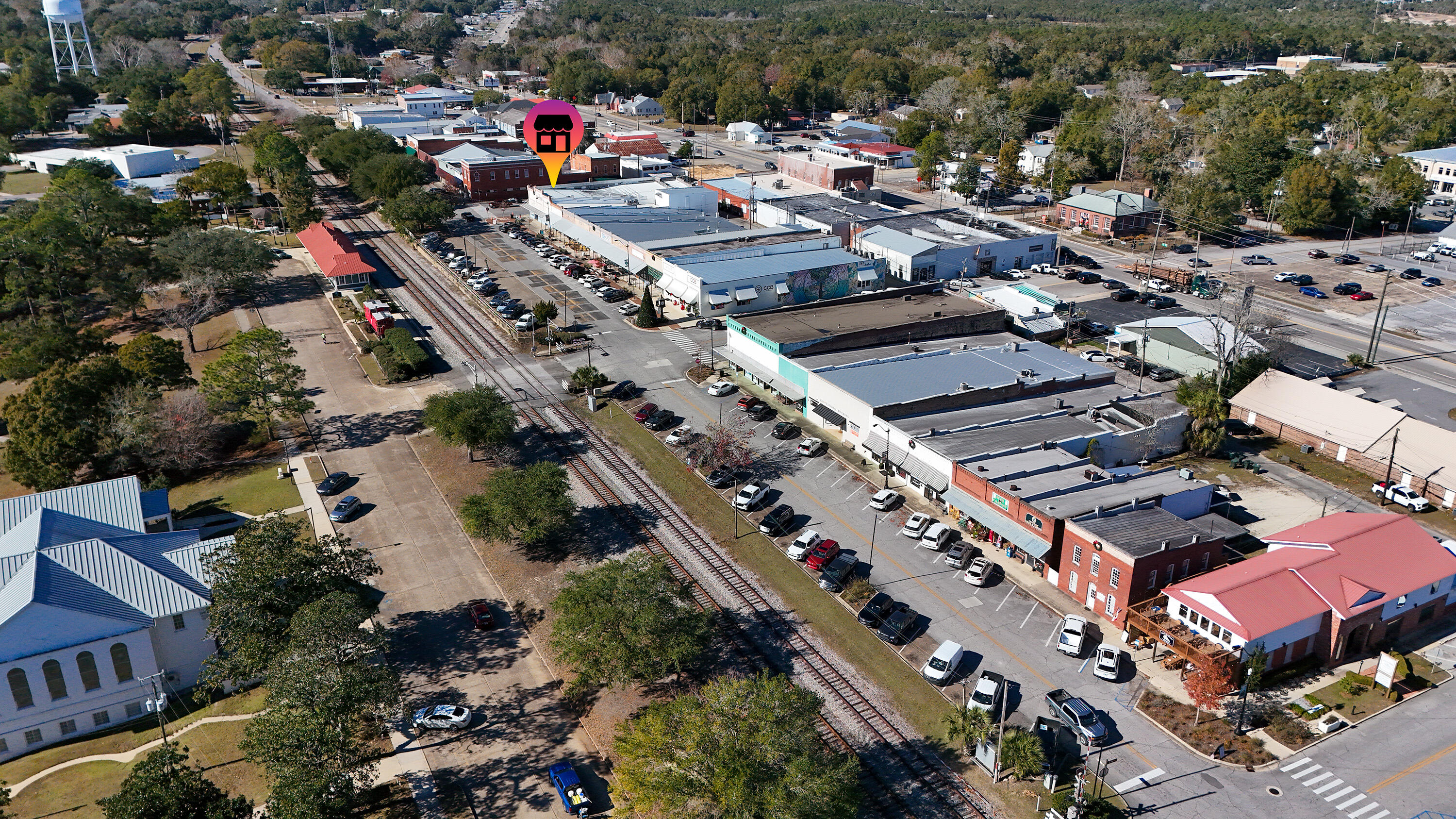 Main image without alt text