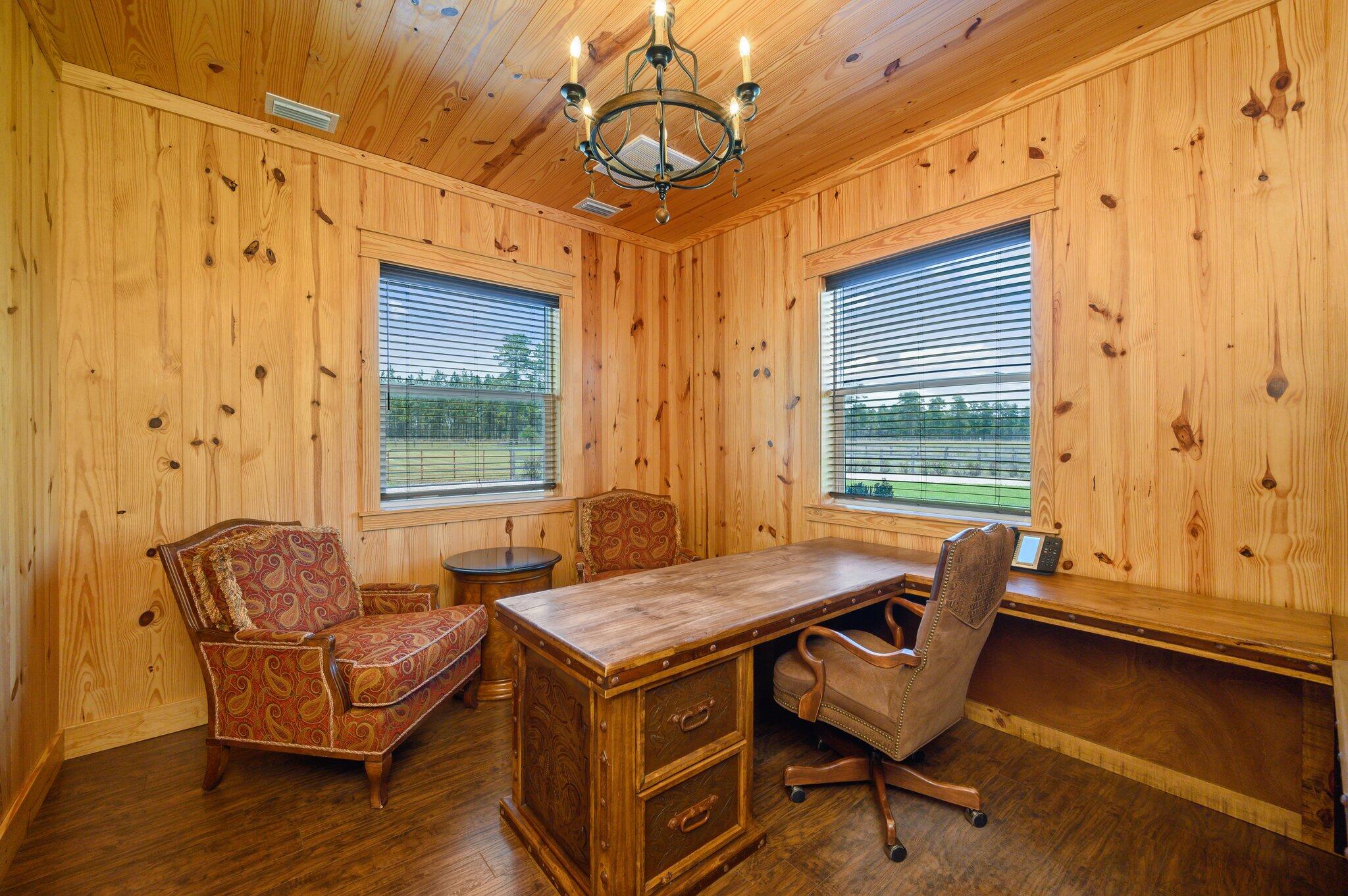 STABLES AT SANDY PINE - Farm
