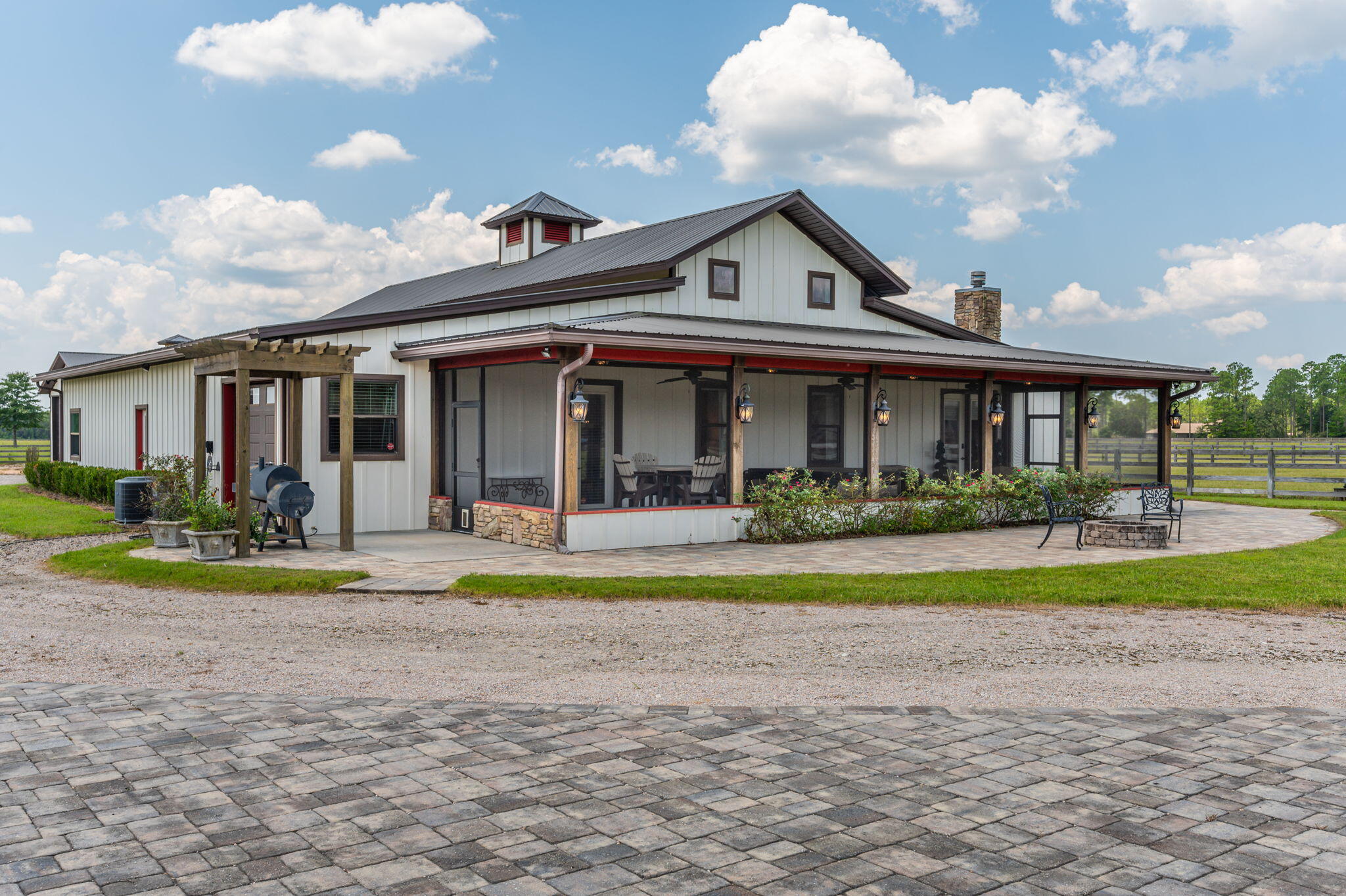 STABLES AT SANDY PINE - Farm