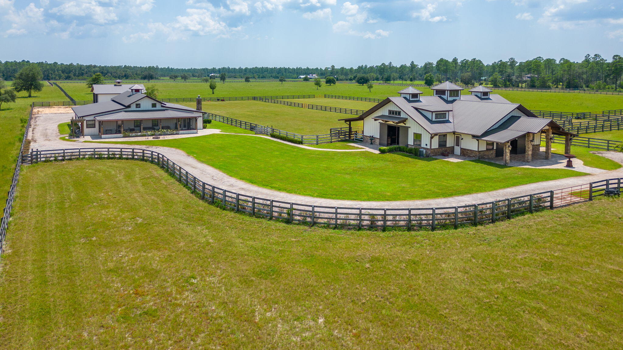 STABLES AT SANDY PINE - Farm