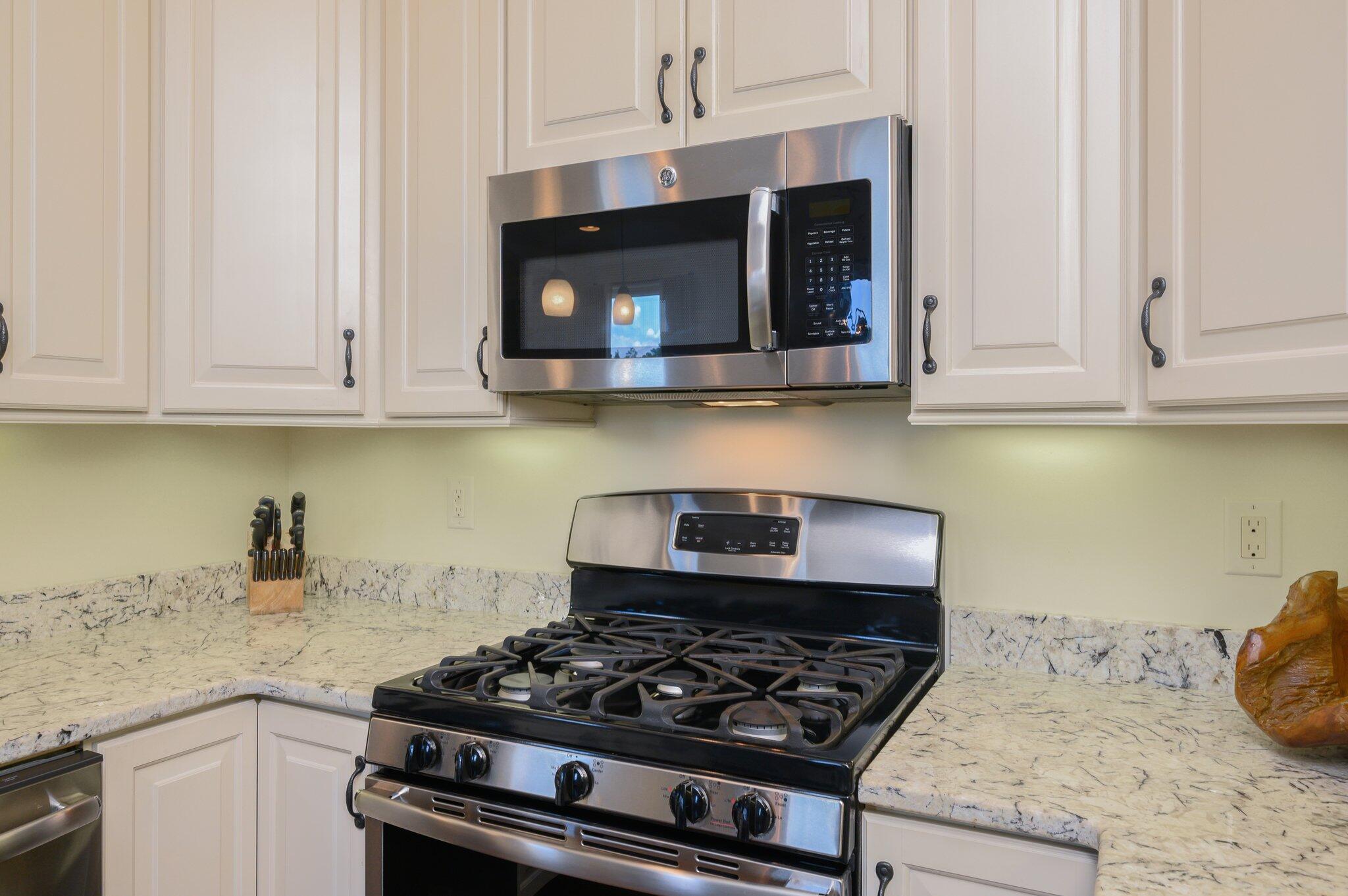 STABLES AT SANDY PINE - Farm