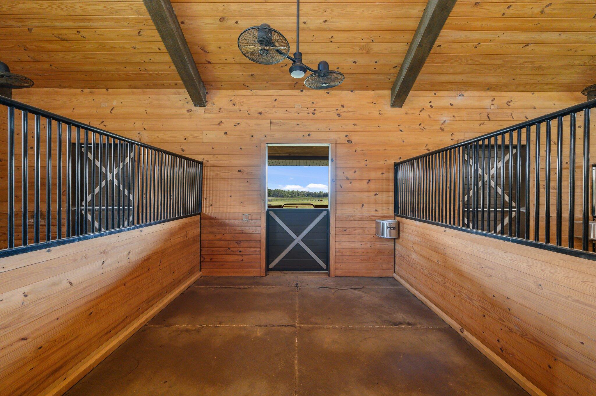 STABLES AT SANDY PINE - Farm