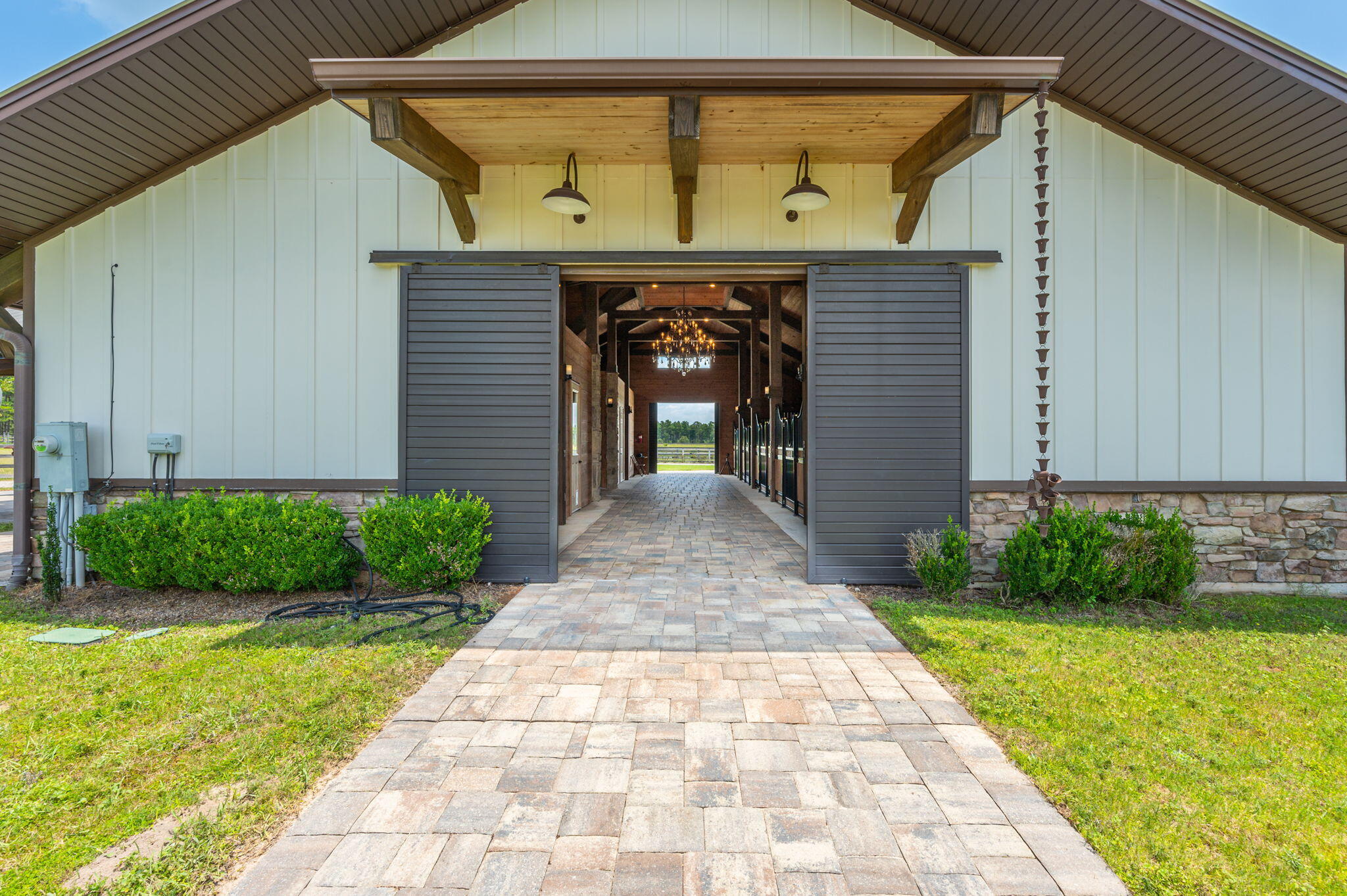 STABLES AT SANDY PINE - Farm