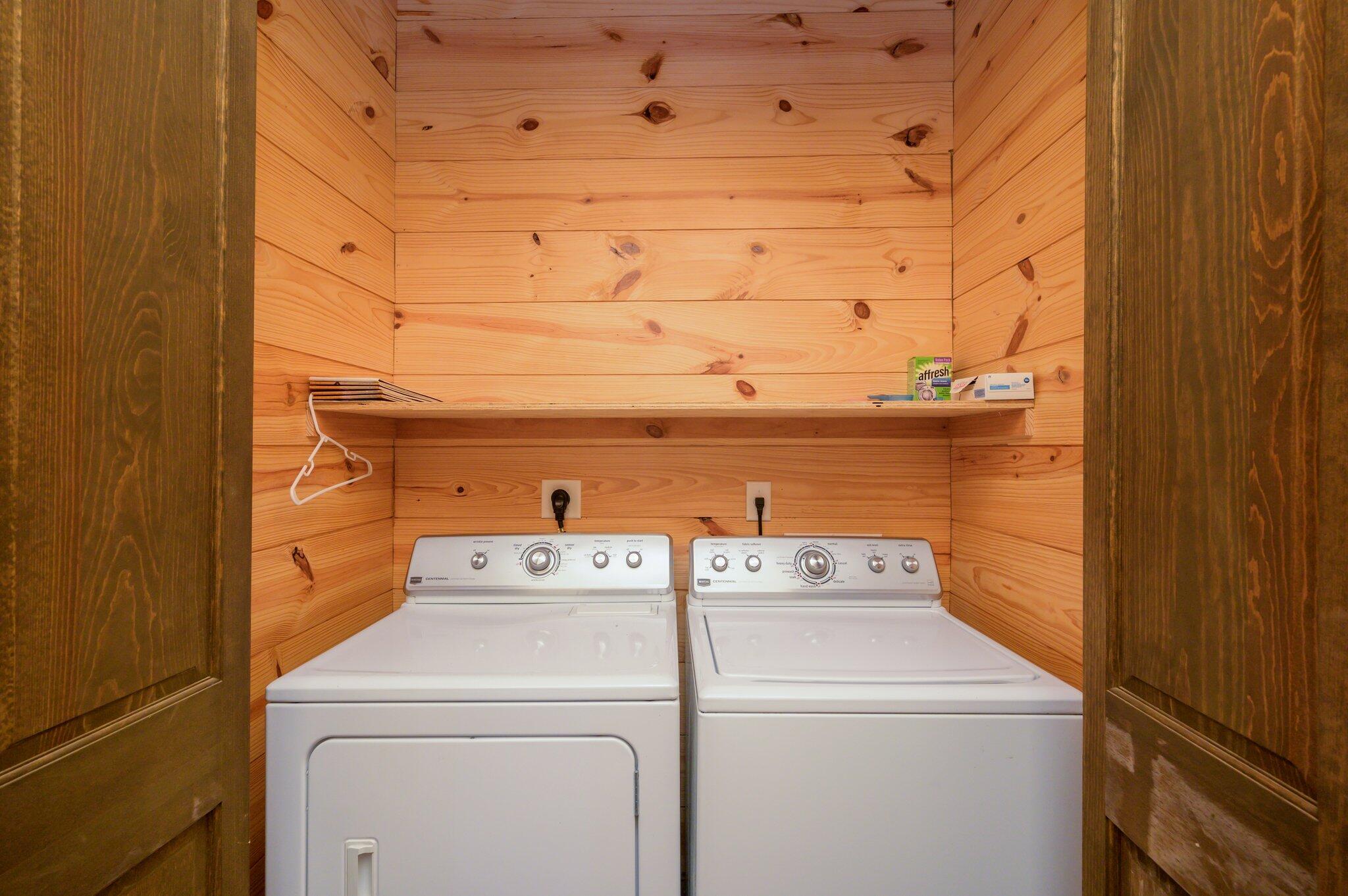 STABLES AT SANDY PINE - Farm